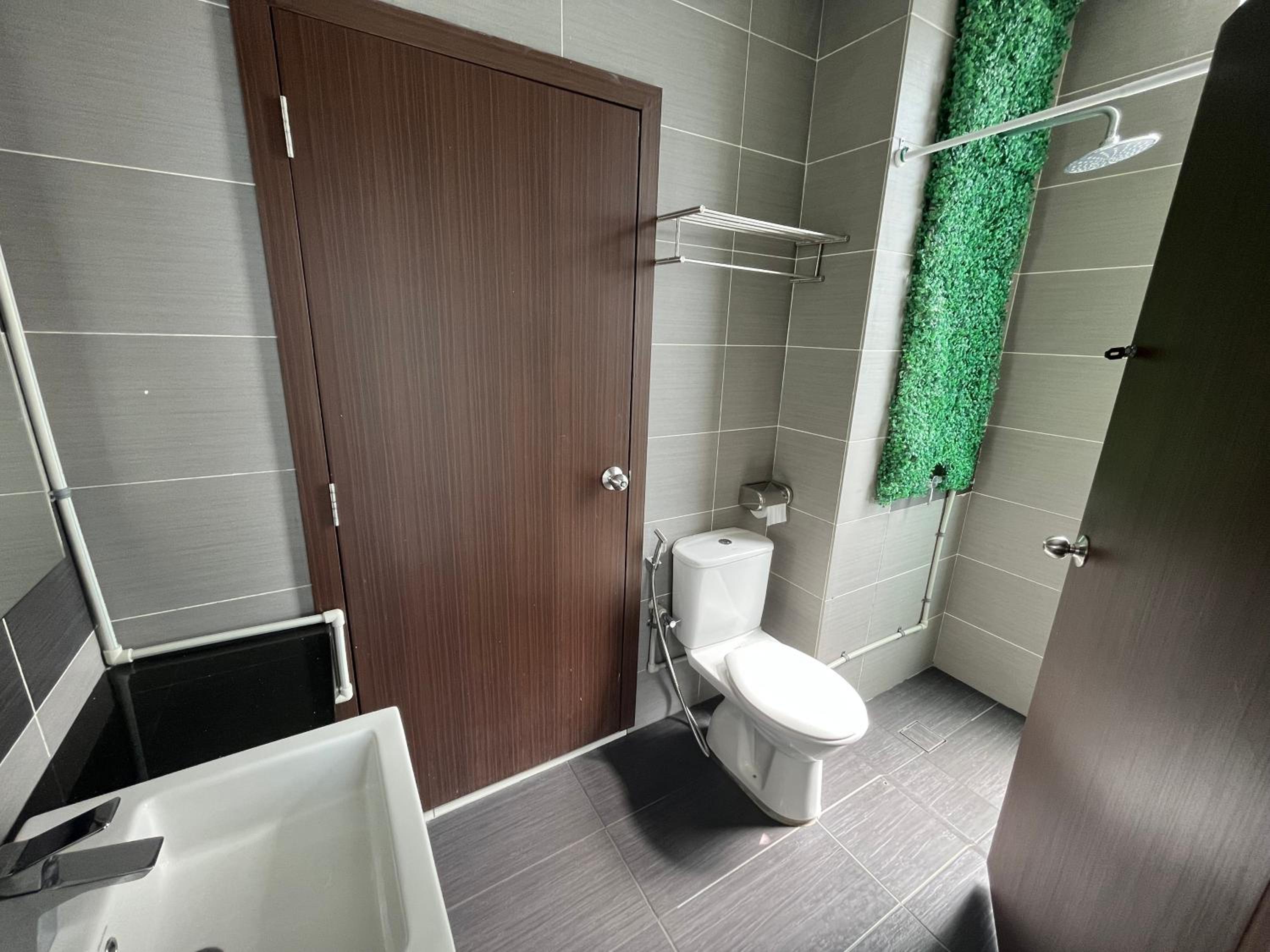 JB City Shopping Mall Apartment