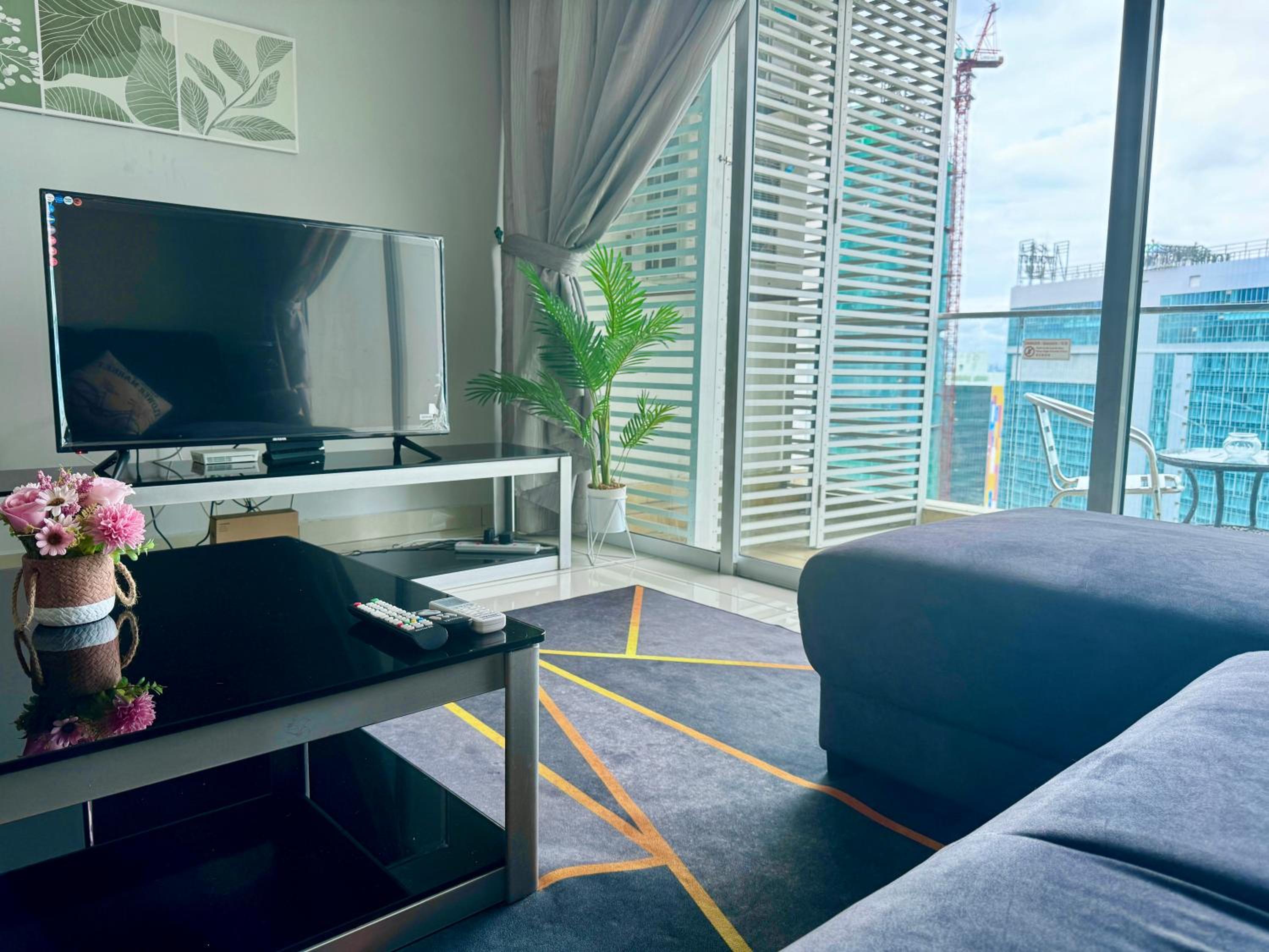 JB City Shopping Mall Apartment