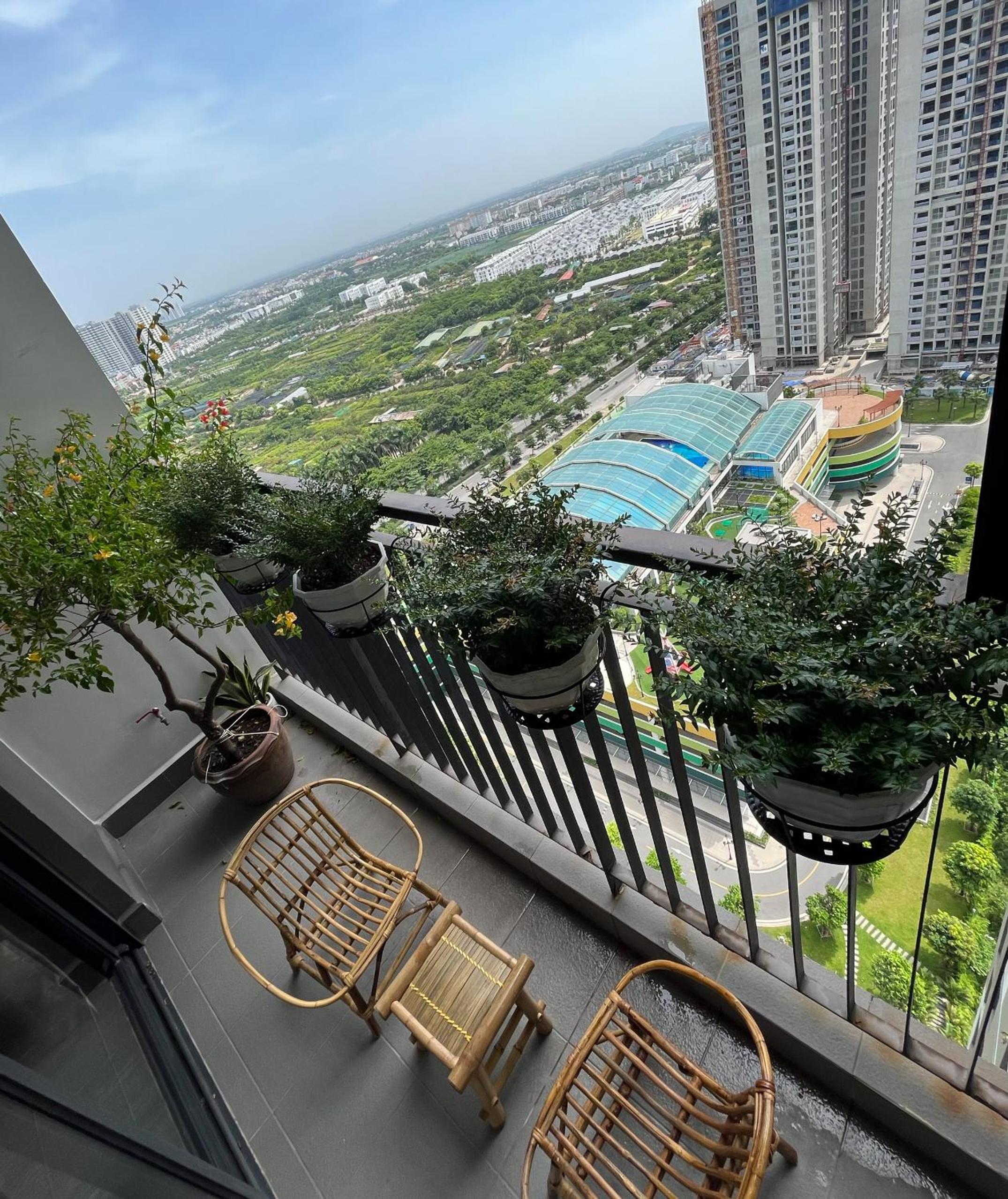 1BR Studio Vinhomes Apt Swimming Pool & Villa View