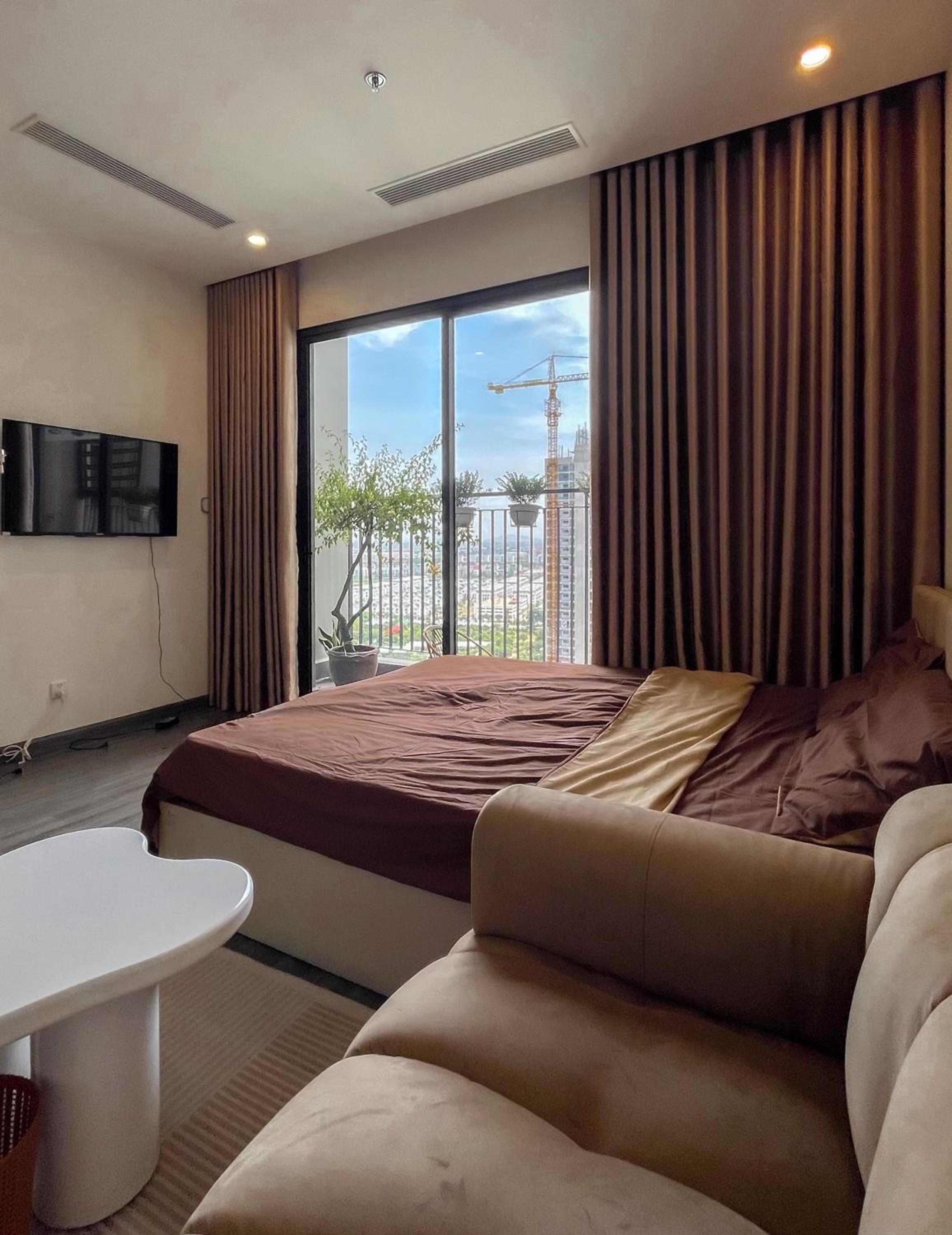 1BR Studio Vinhomes Apt Swimming Pool & Villa View