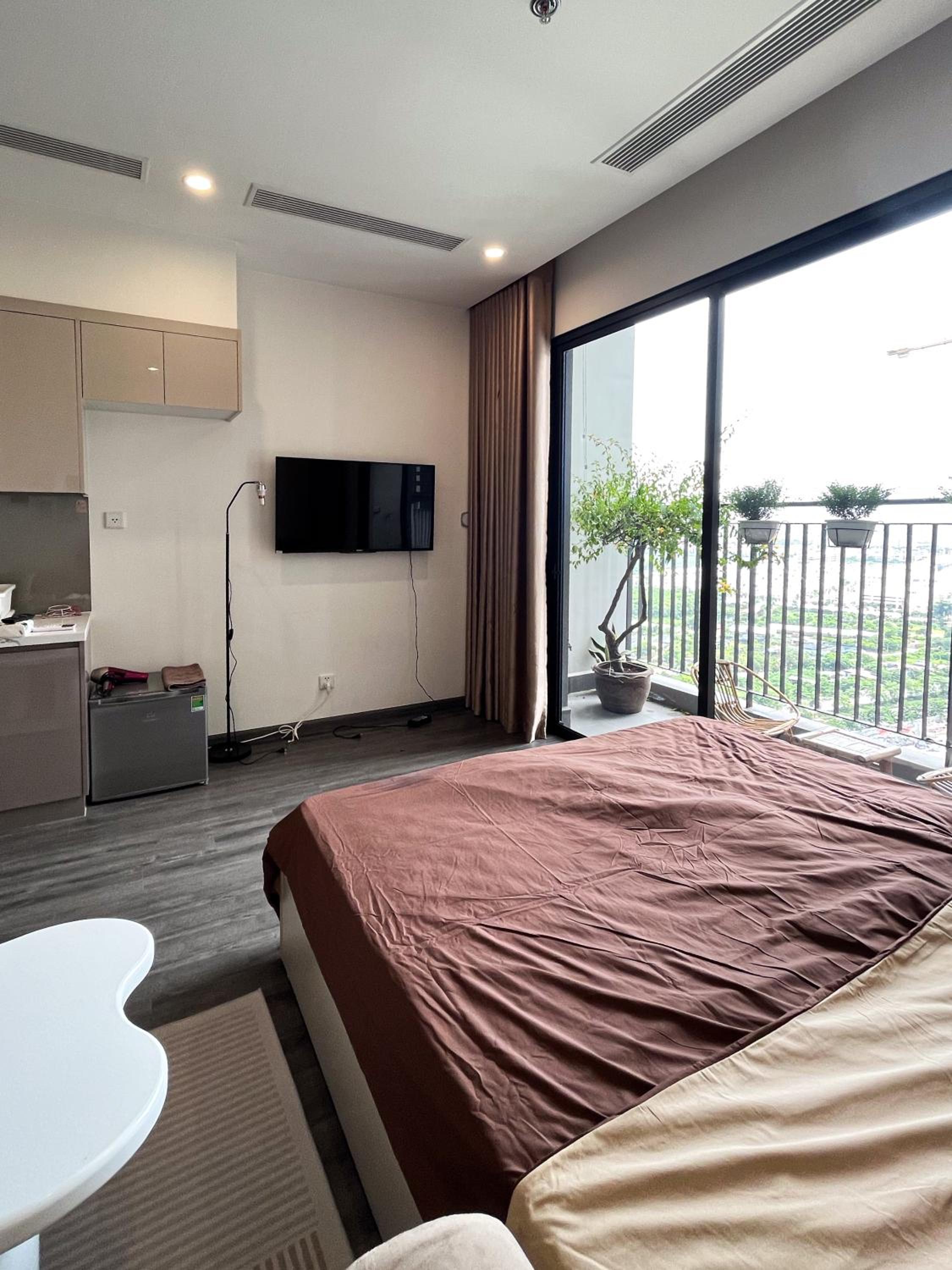 1BR Studio Vinhomes Apt Swimming Pool & Villa View