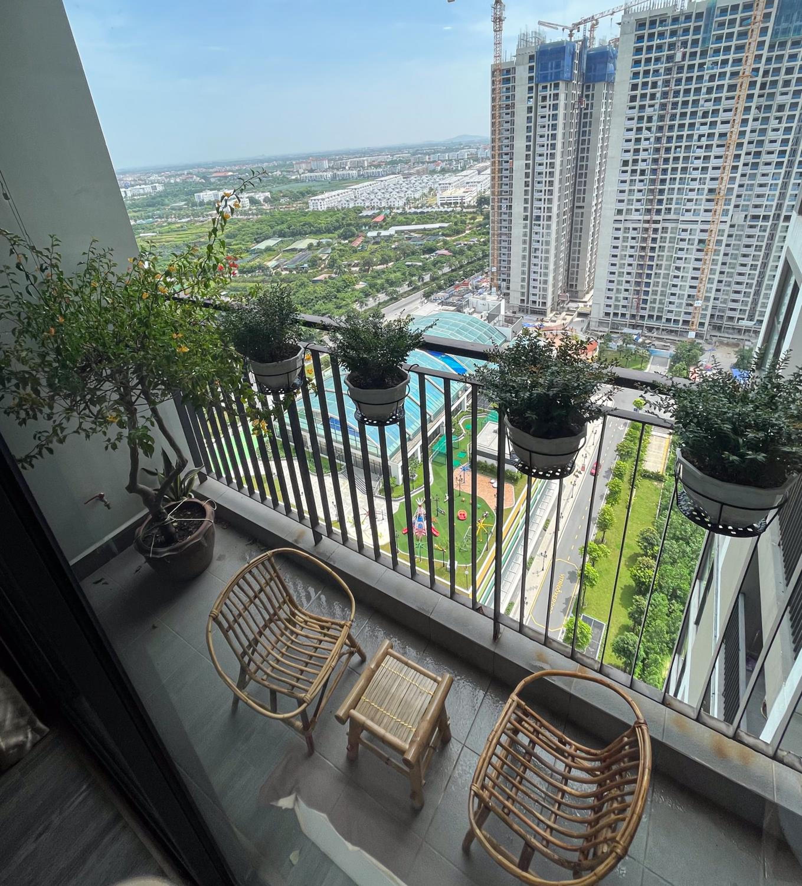1BR Studio Vinhomes Apt Swimming Pool & Villa View