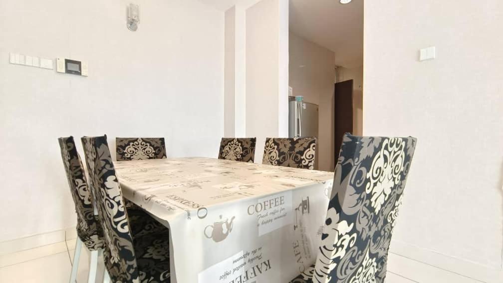 JB City Shopping Mall Apartment