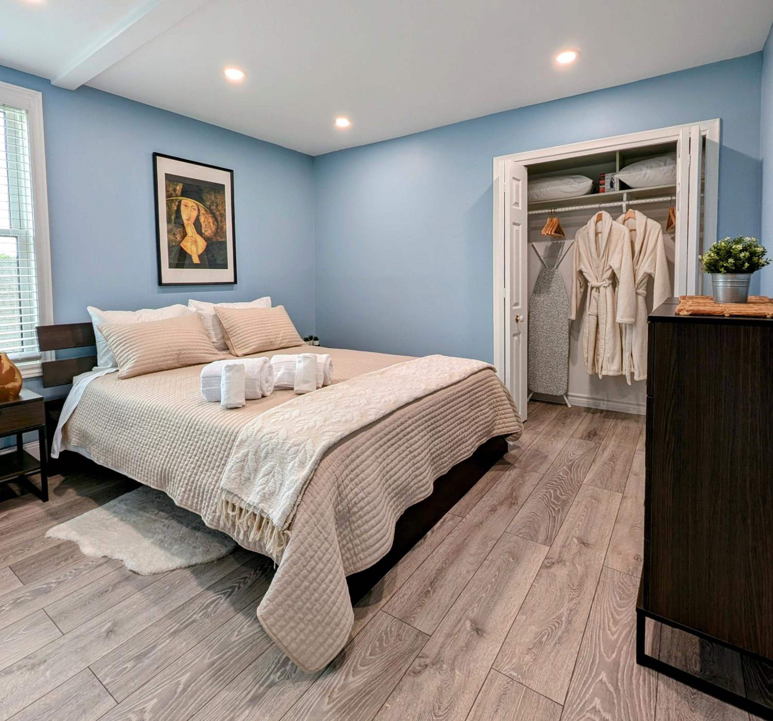 Cozy Blue Retreat at Georgian Bay