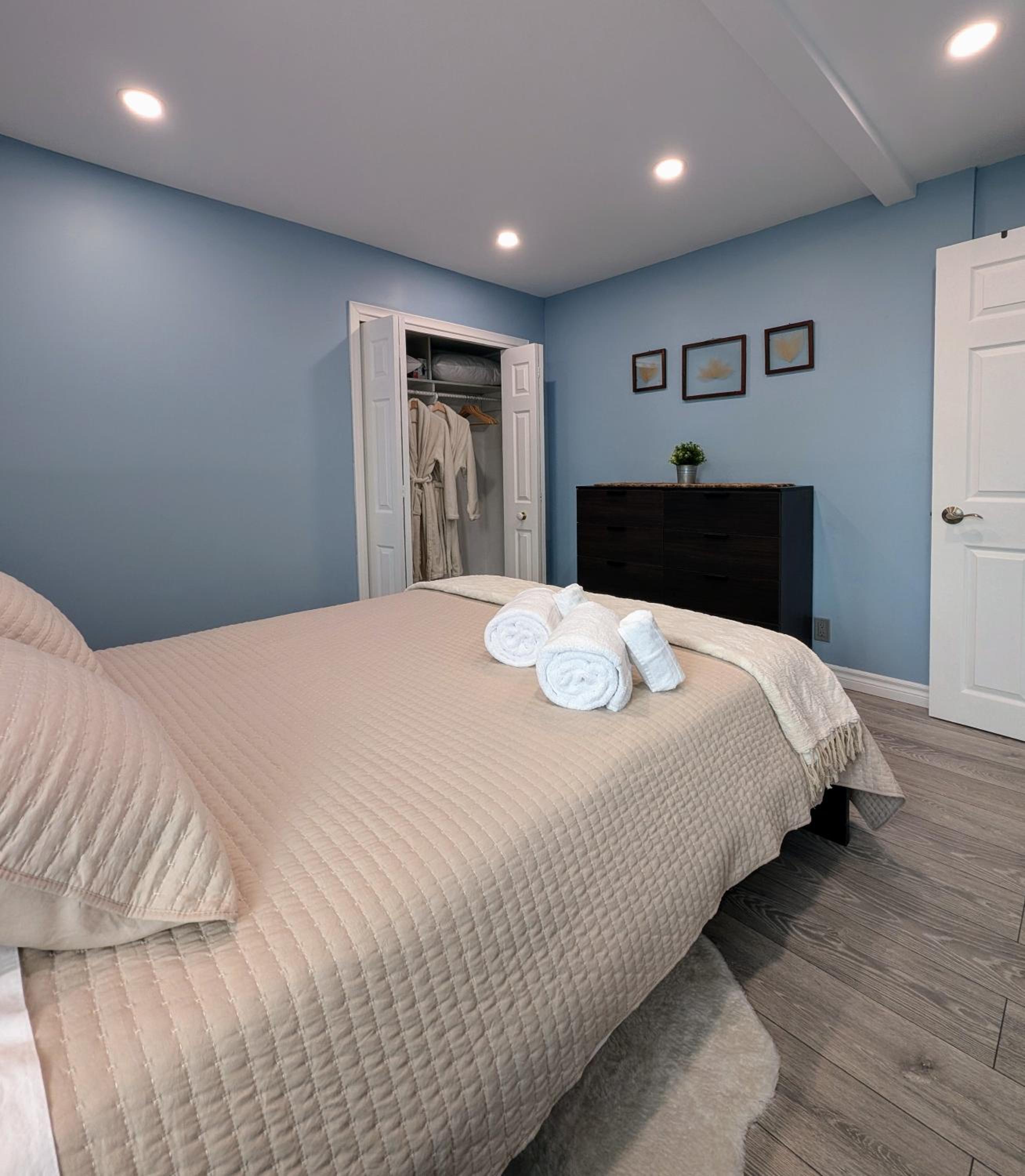 Cozy Blue Retreat at Georgian Bay