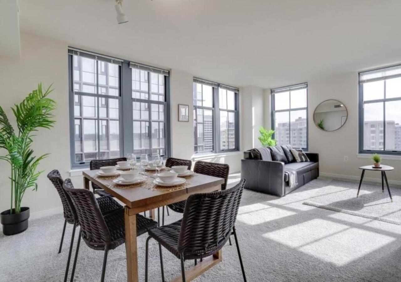 Splendid 2 BR Condo At Pentagon City view 5