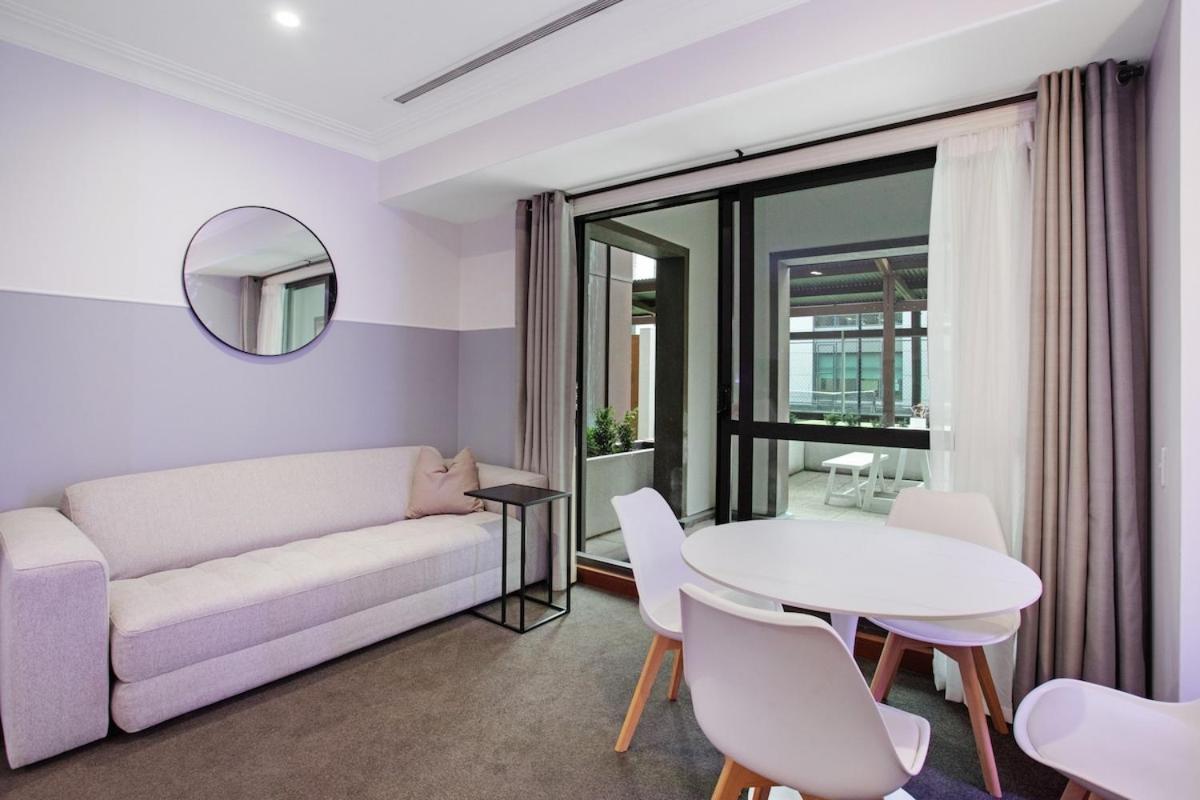 Cozy Studio Retreat in the City view 5