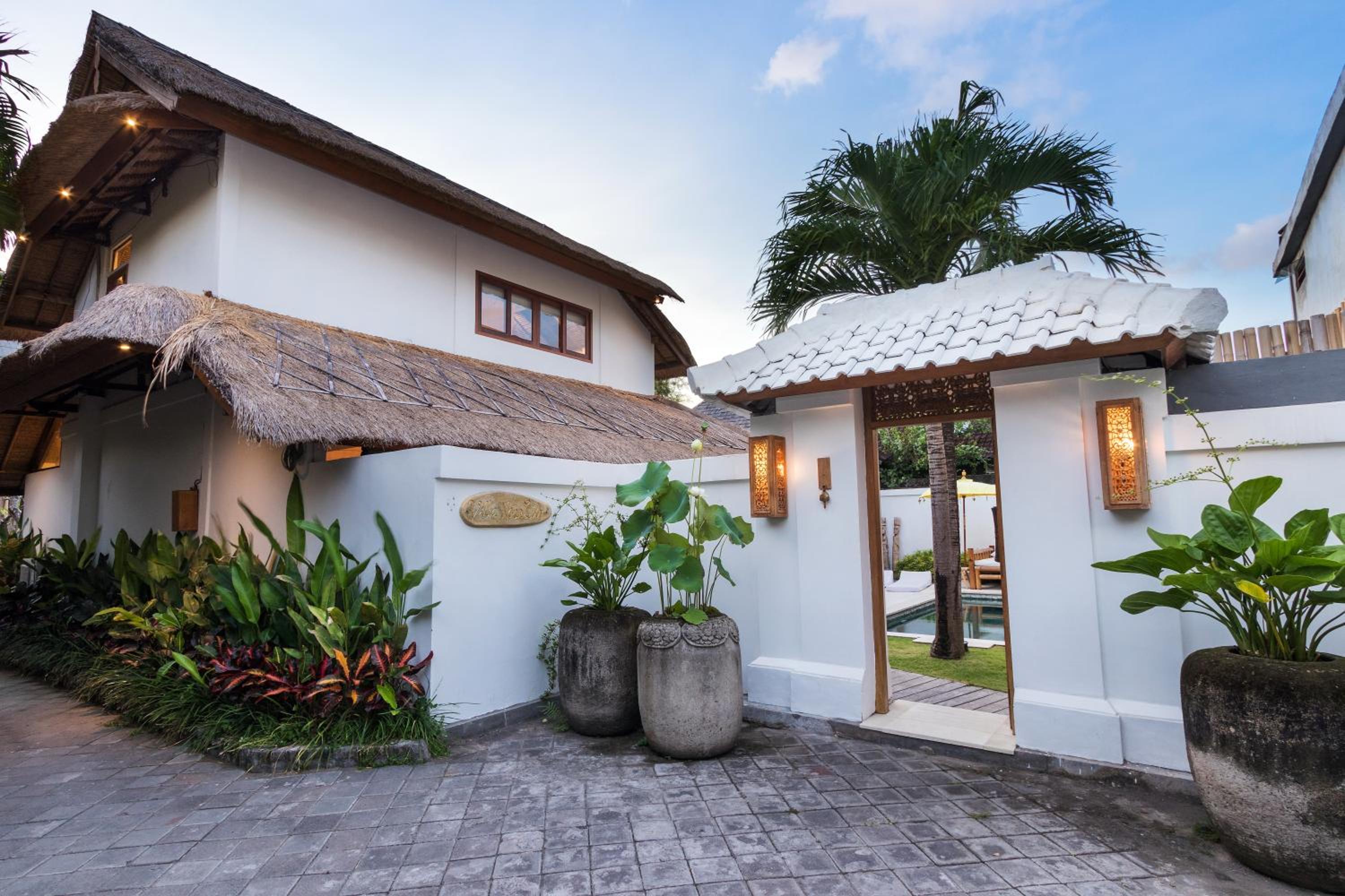 Villa Waterlily by Villa Finder