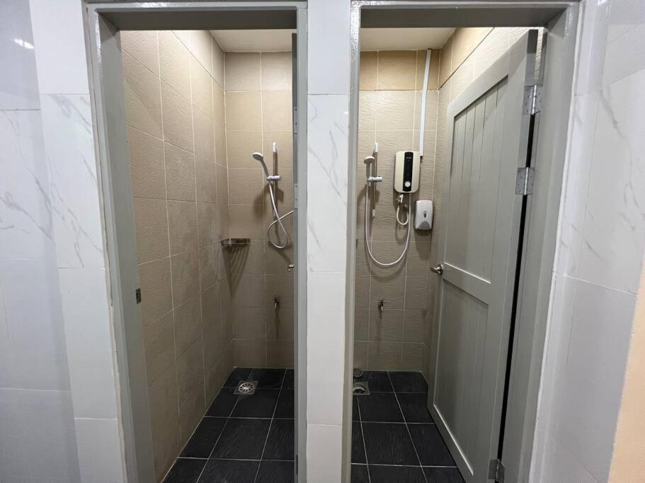 Jk KingCentreHotel A1 9pax 8 Beds 3BedR 3BathR photo 5