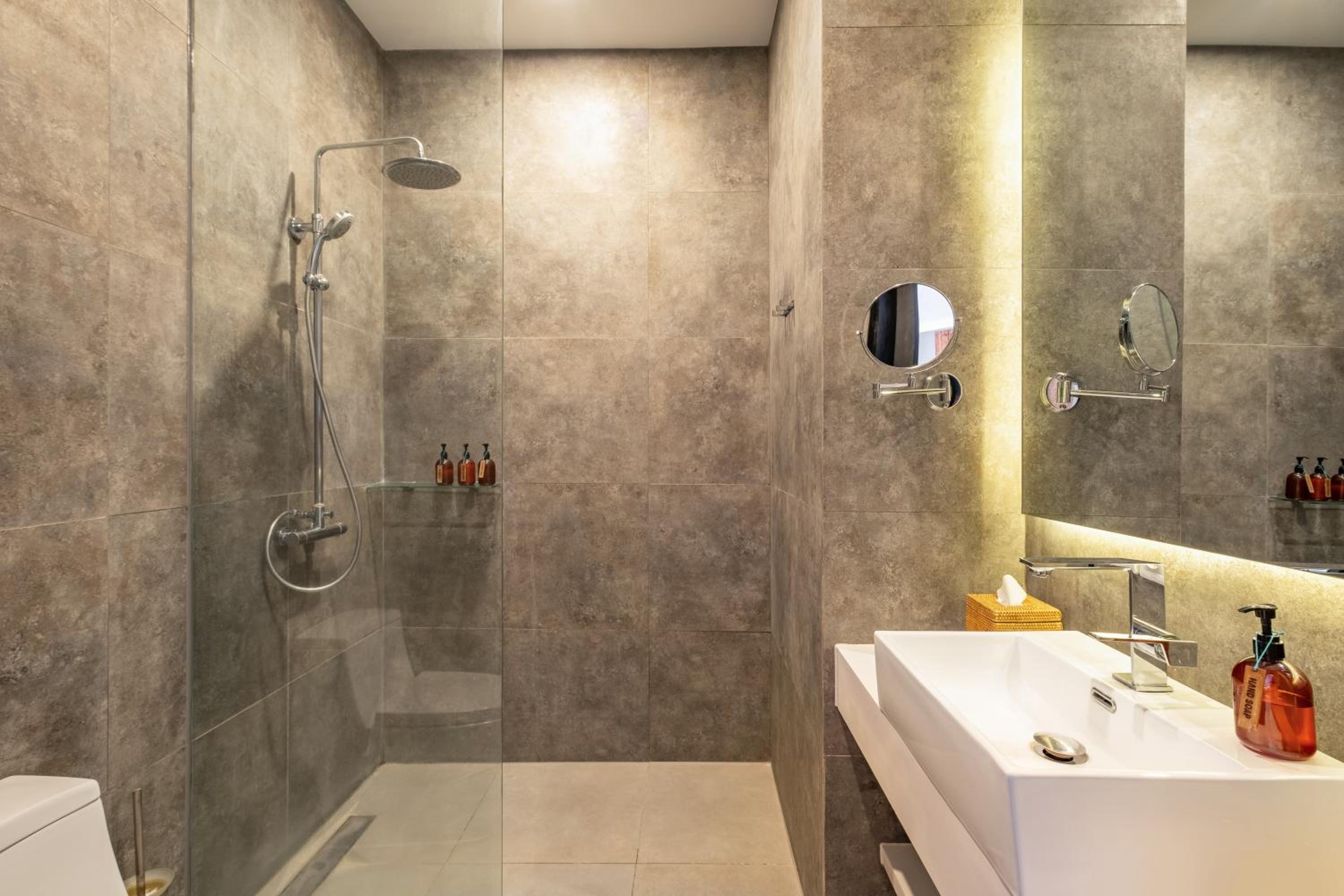 5th Element Villa Canggu - Urban Tropical Retreat meters from Canggu Beach view 2