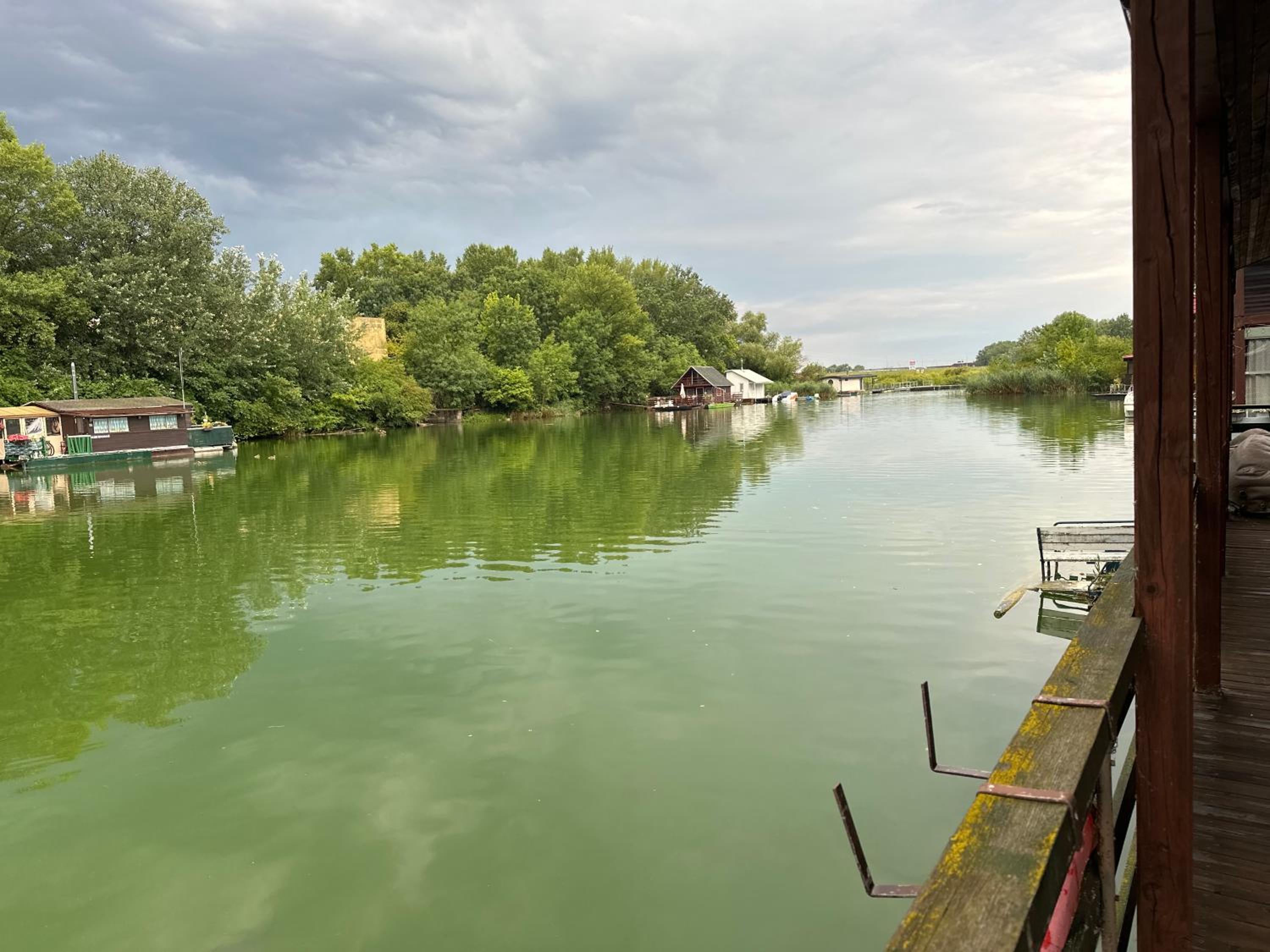 Houseboat - Beacon of happiness view 3