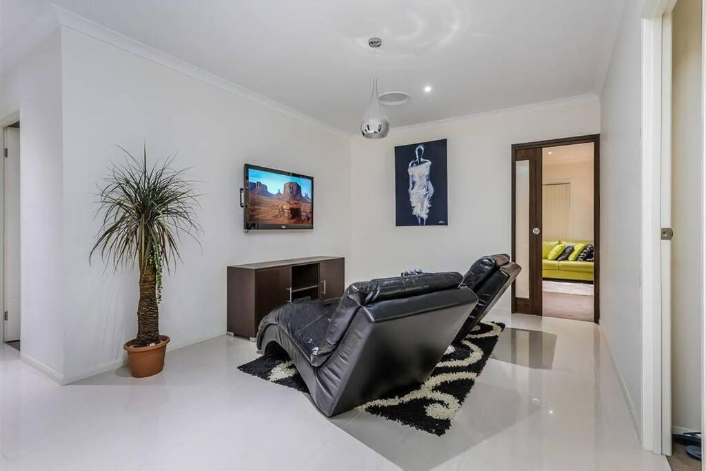 Executive Style & Location