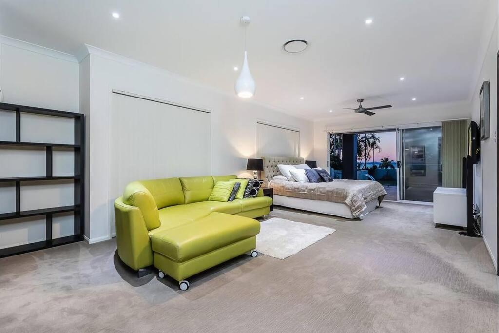 Executive Style & Location