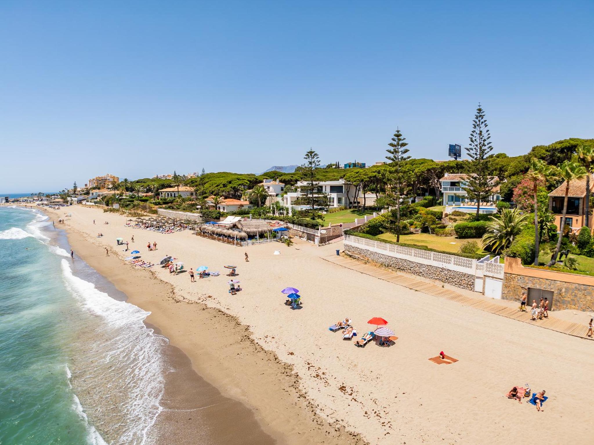 Villa Calmamar Cabopino Beachfront in Marbella