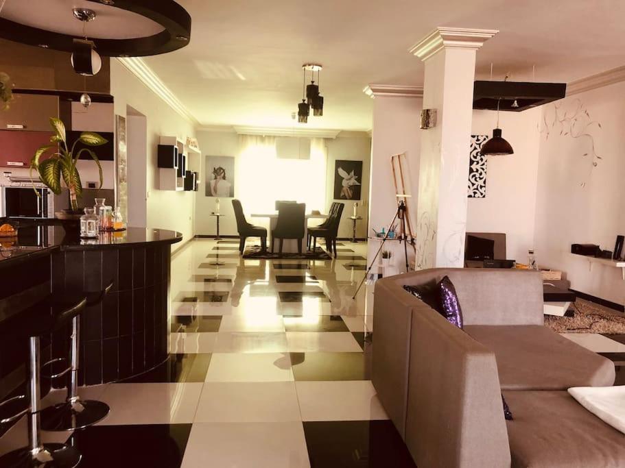 Urban Bliss Luxurious Penthouse