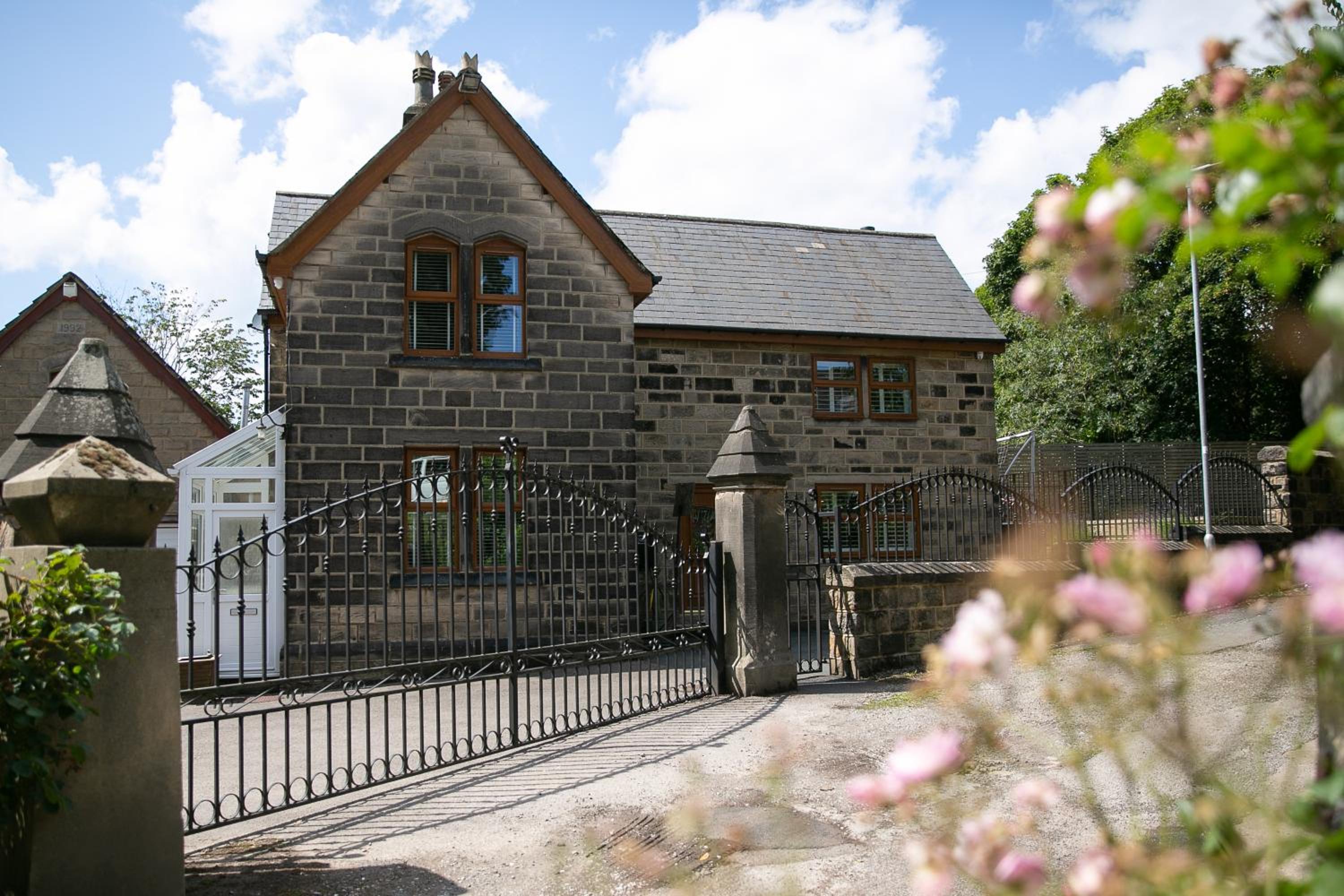 Modern Family Home - Gateway to Yorkshire