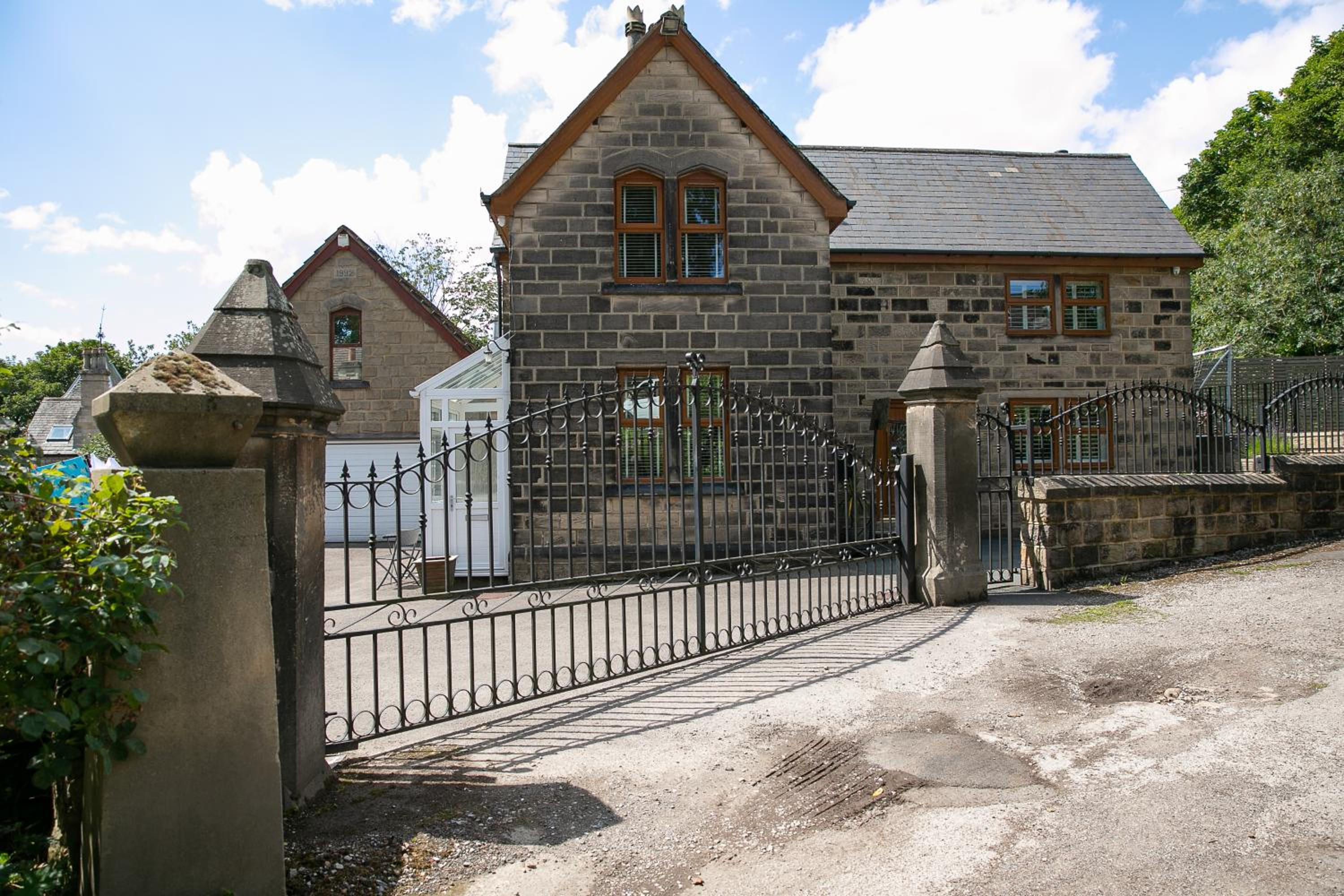 Modern Family Home - Gateway to Yorkshire