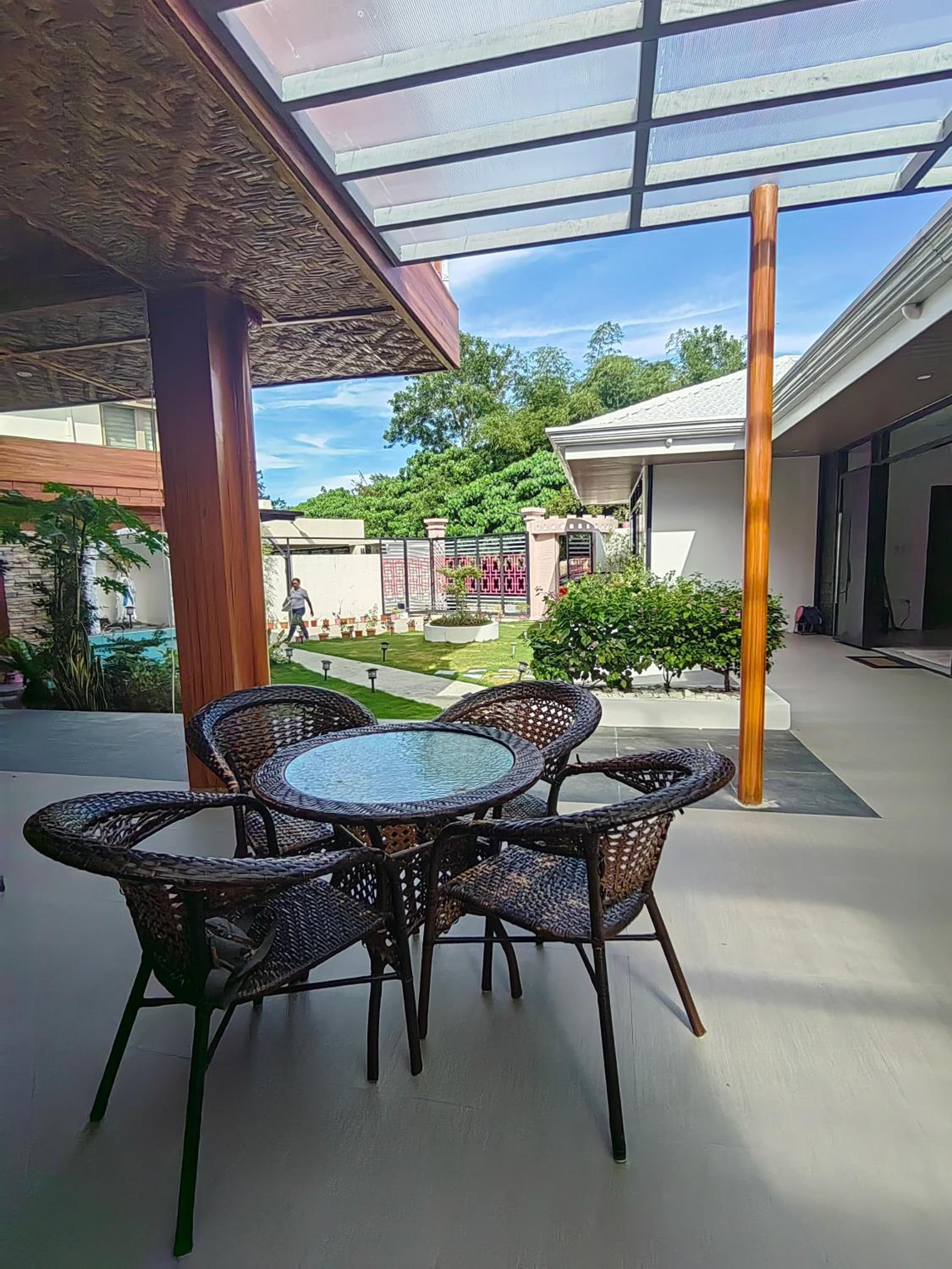 Rosalinda Guest House Host Homes view 4