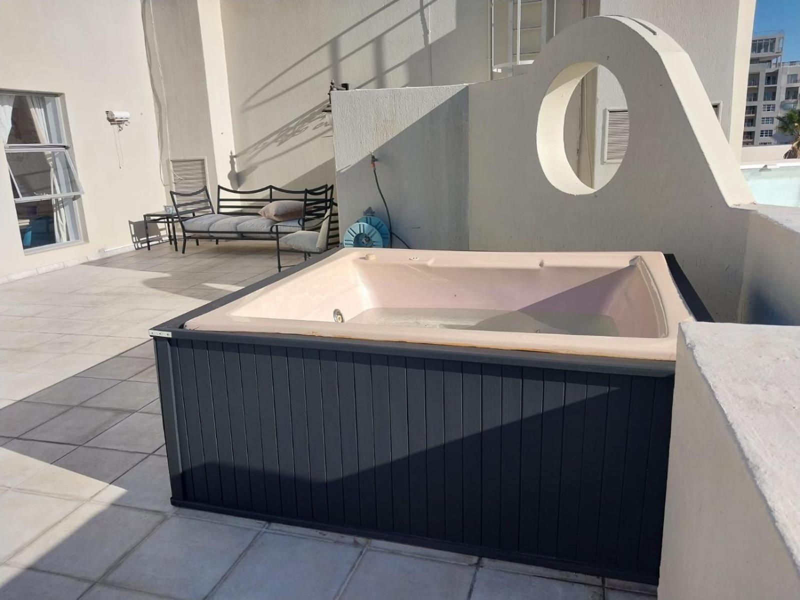 Mo's Penthouse