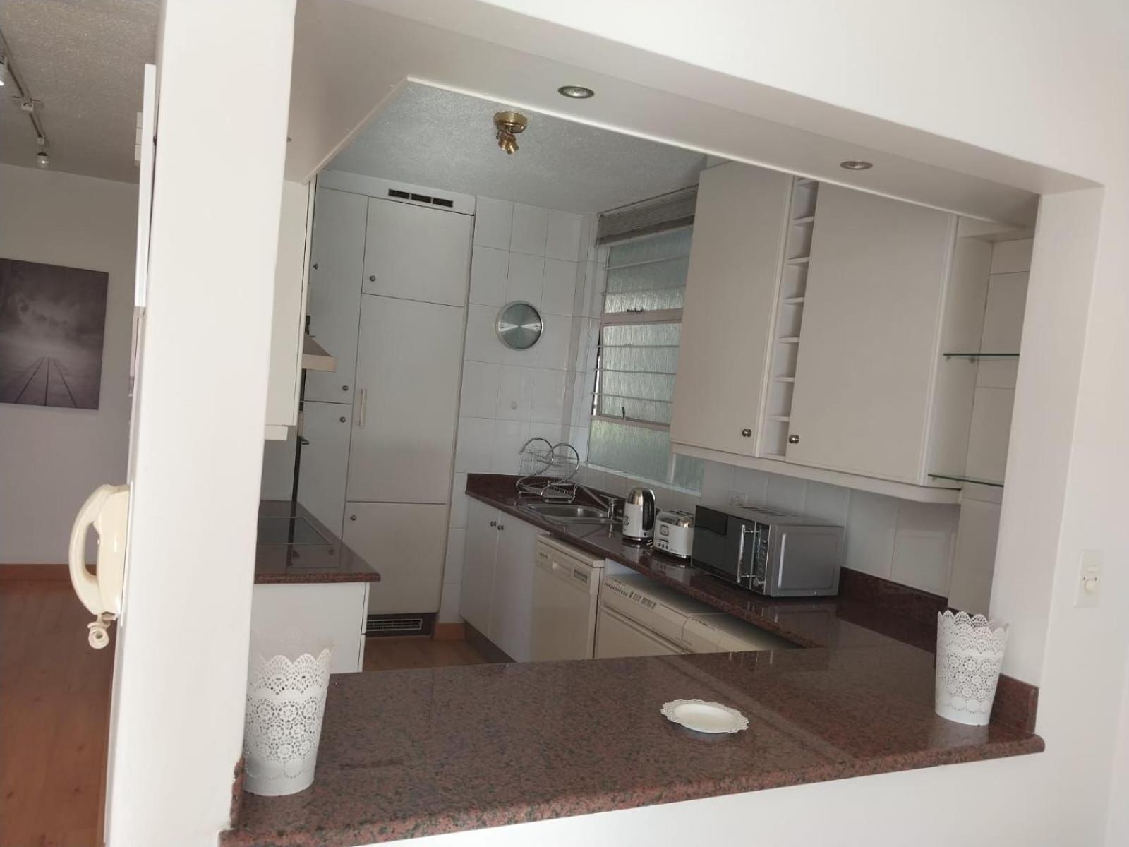 Mo's Penthouse