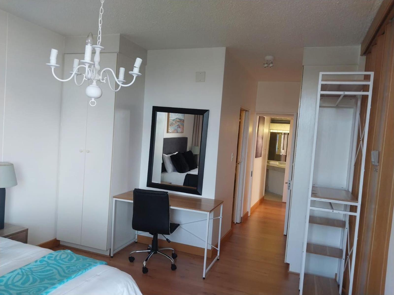 Mo's Penthouse