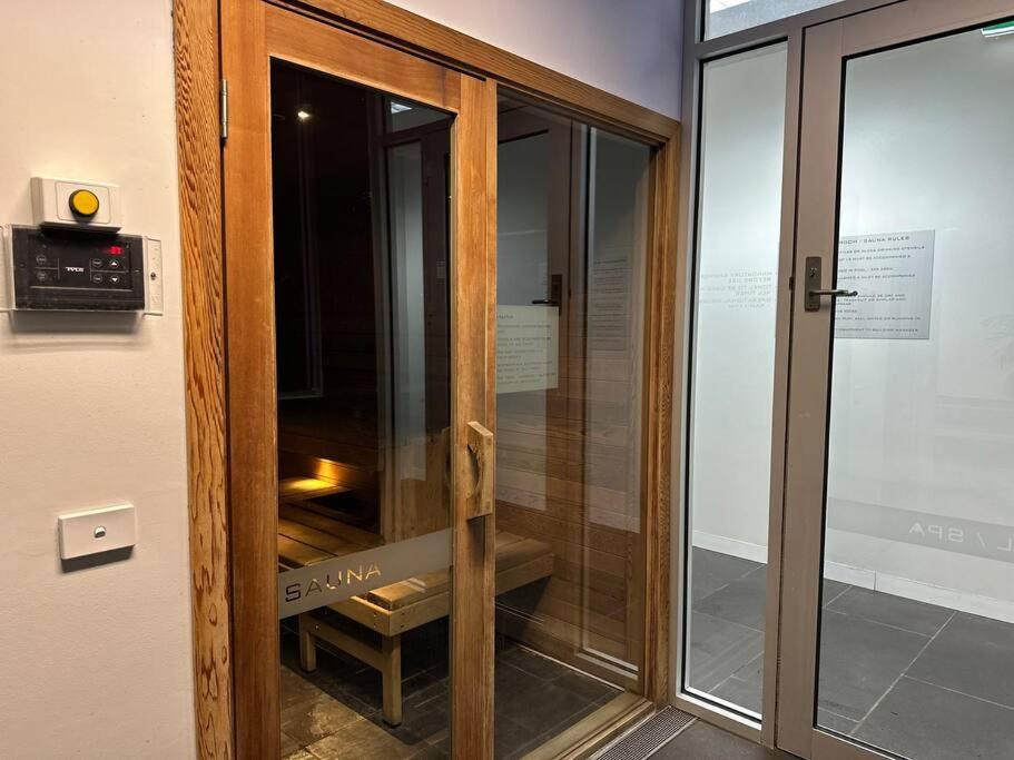 Premium 2-Bedroom Oasis near Yarra River MCEC South Wharf DFO