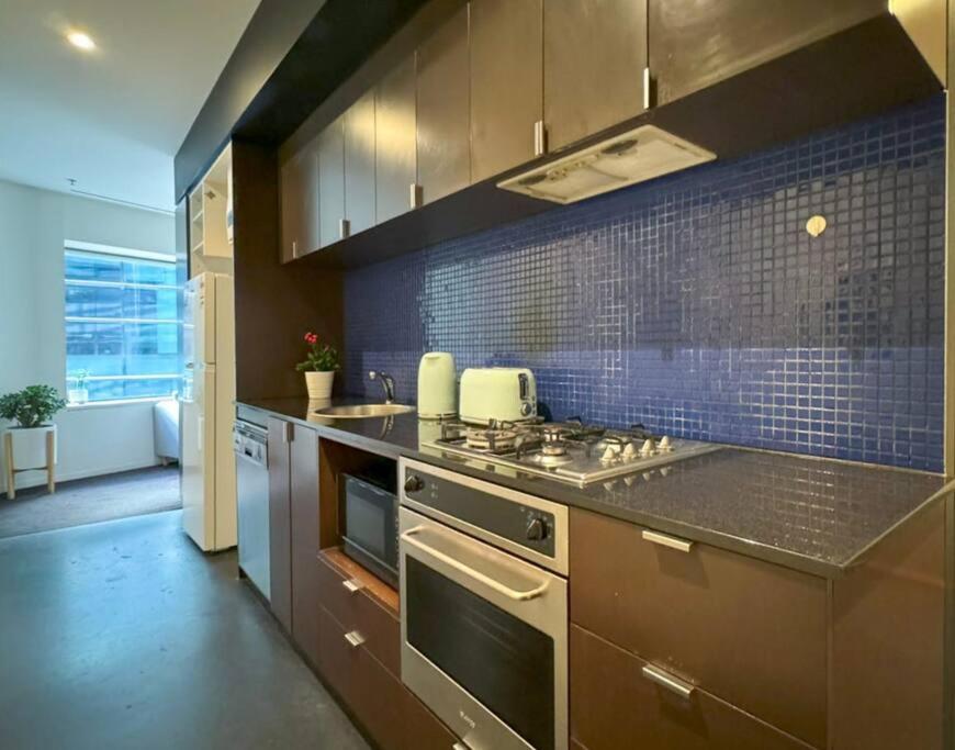 QV Central Oasis Contemporary City Getaway
