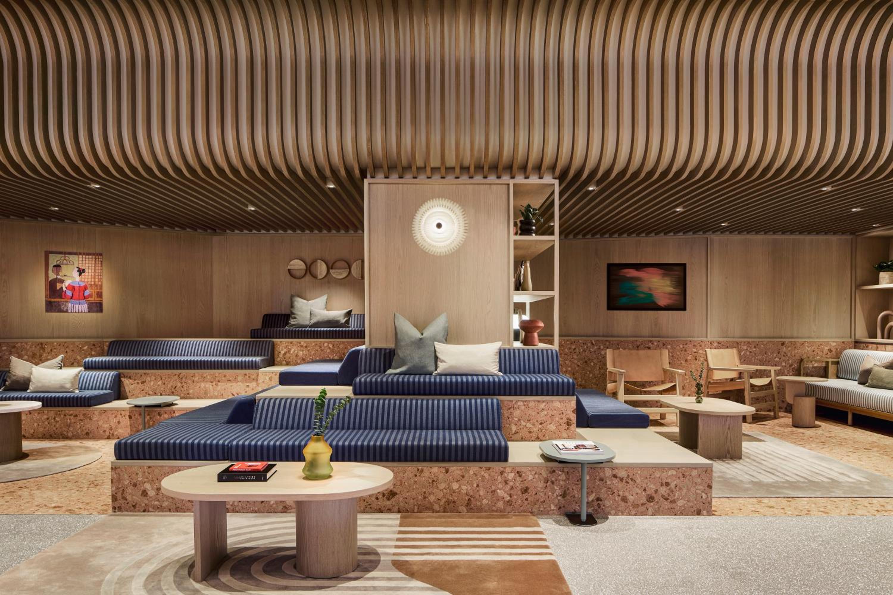 Ying'nFlo, Wesley Admiralty, Hong Kong
