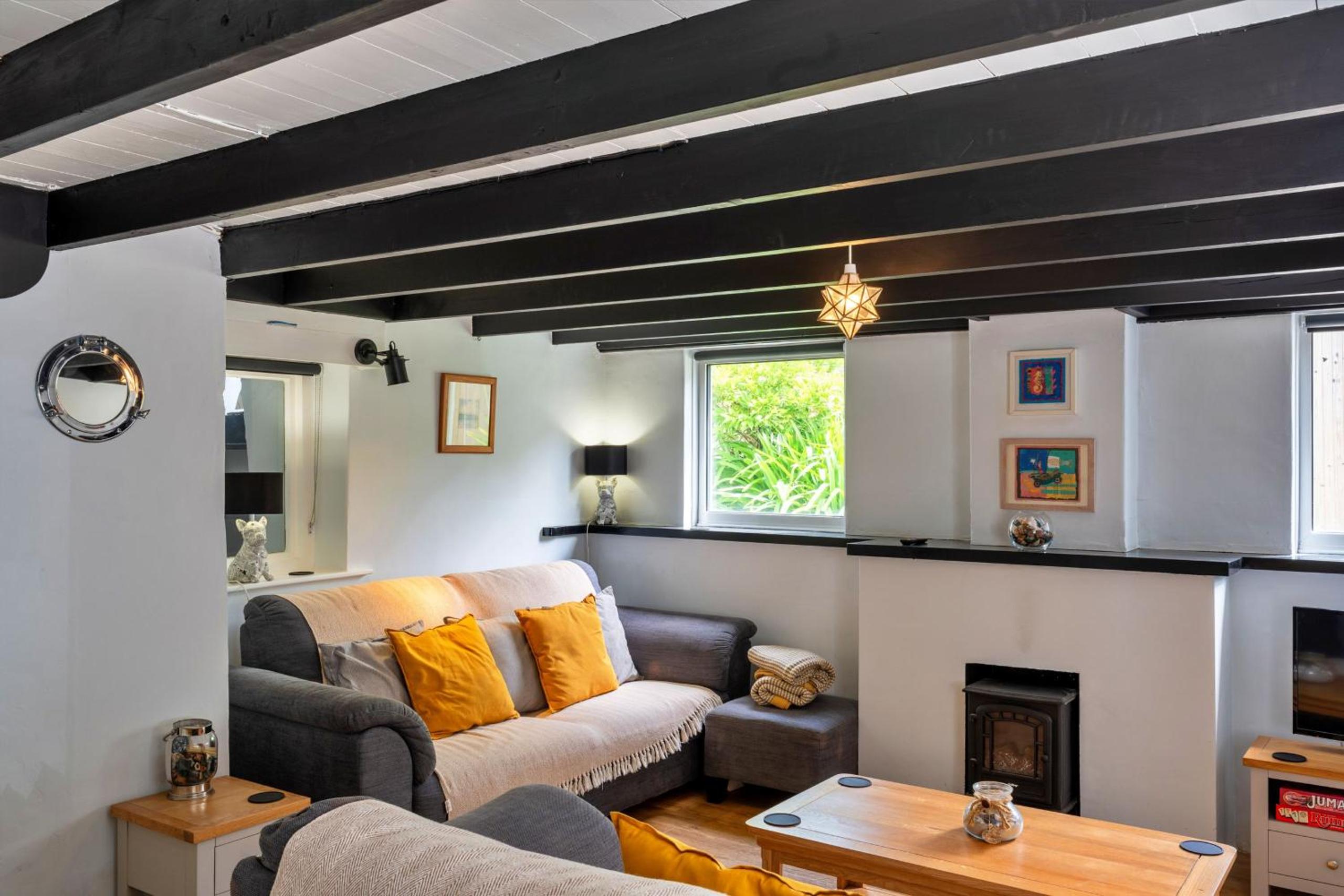 Finest Retreats - Porth Cottage view 2