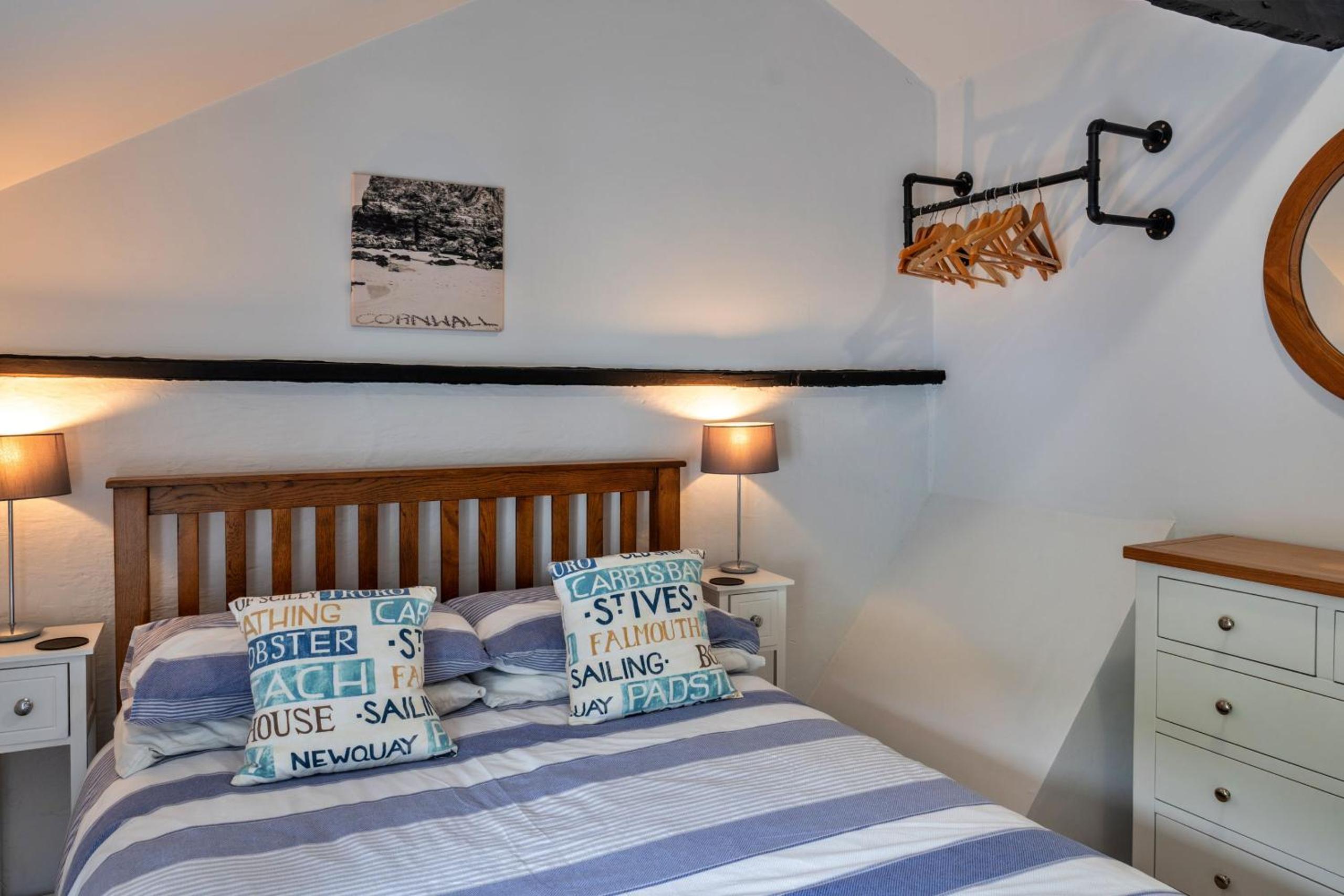 Finest Retreats - Porth Cottage view 3