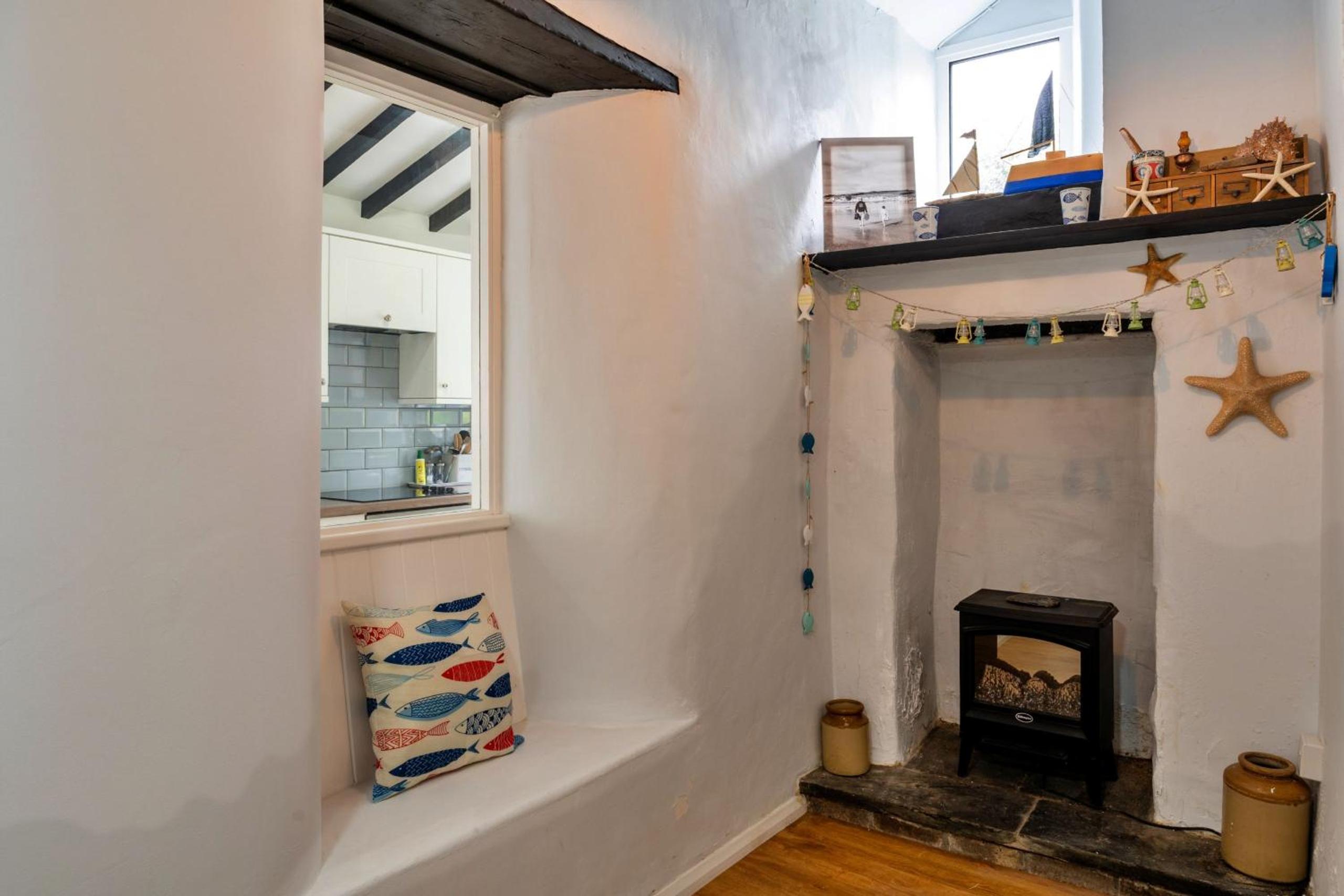 Finest Retreats - Porth Cottage view 5
