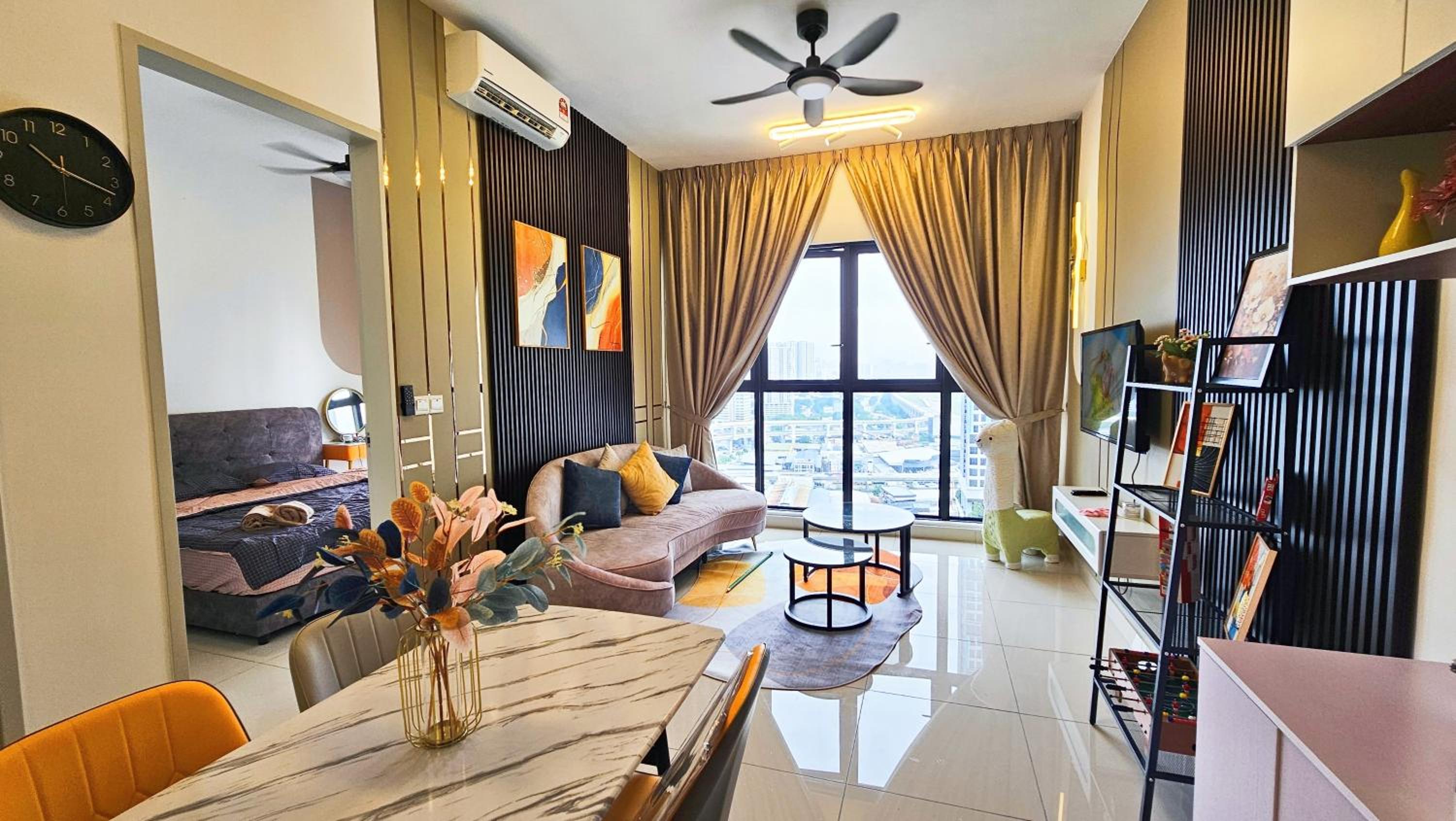 New Trion 2 KL City 5Pax Free shutter bus to MRT LRT