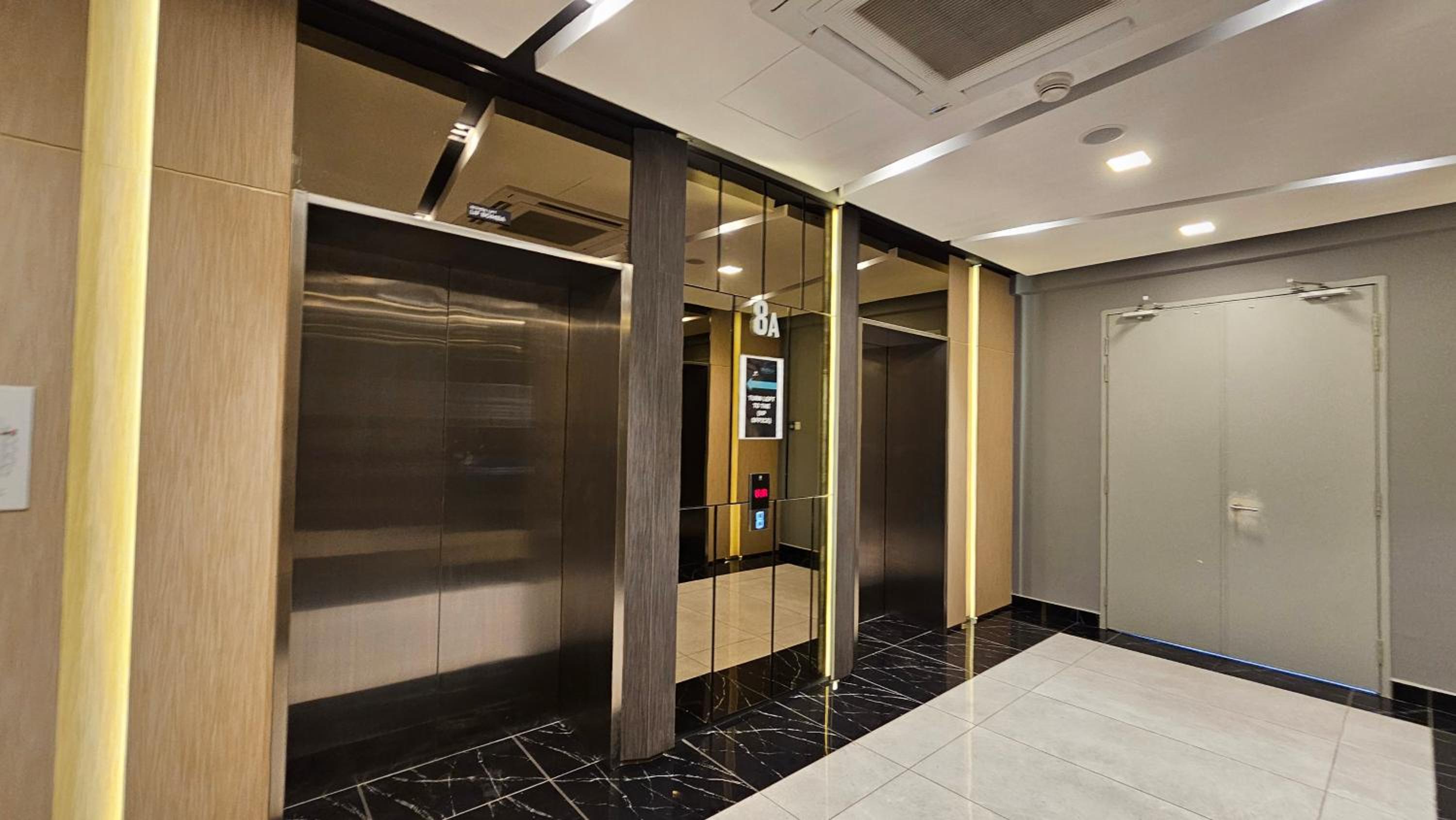 New Trion 2 KL City 5Pax Free shutter bus to MRT LRT