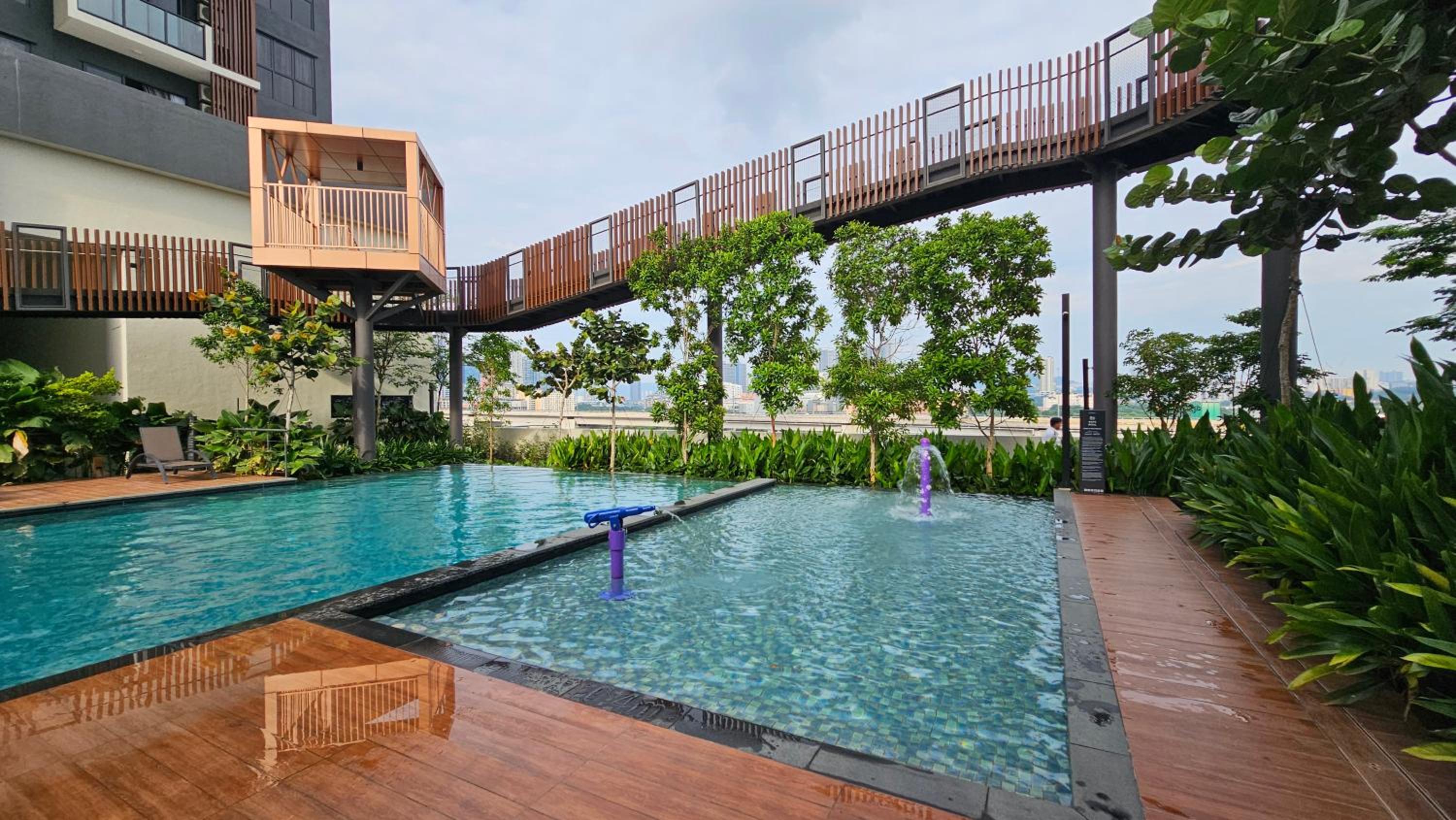 New Trion 2 KL City 5Pax Free shutter bus to MRT LRT