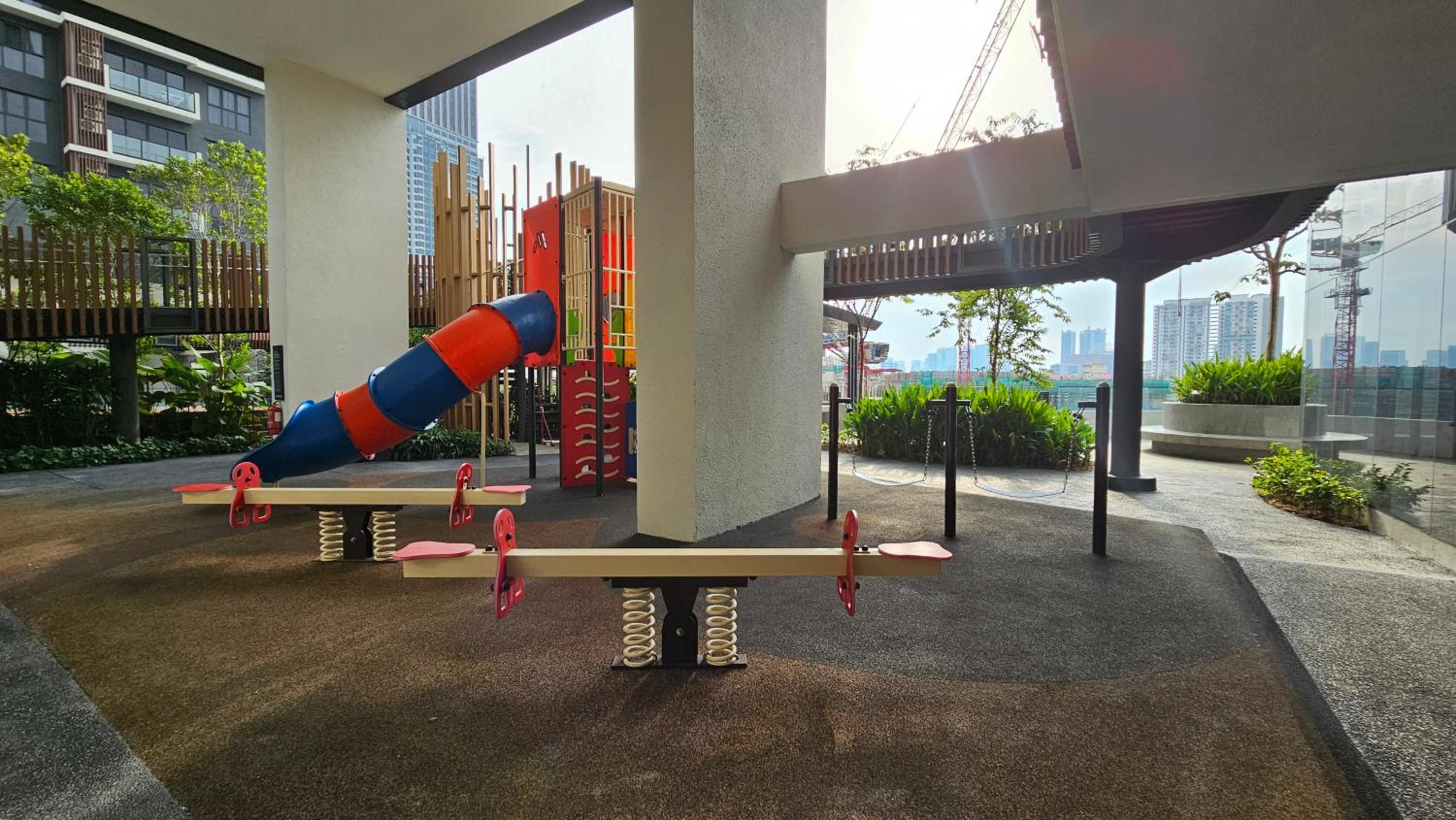 New Trion 2 KL City 5Pax Free shutter bus to MRT LRT