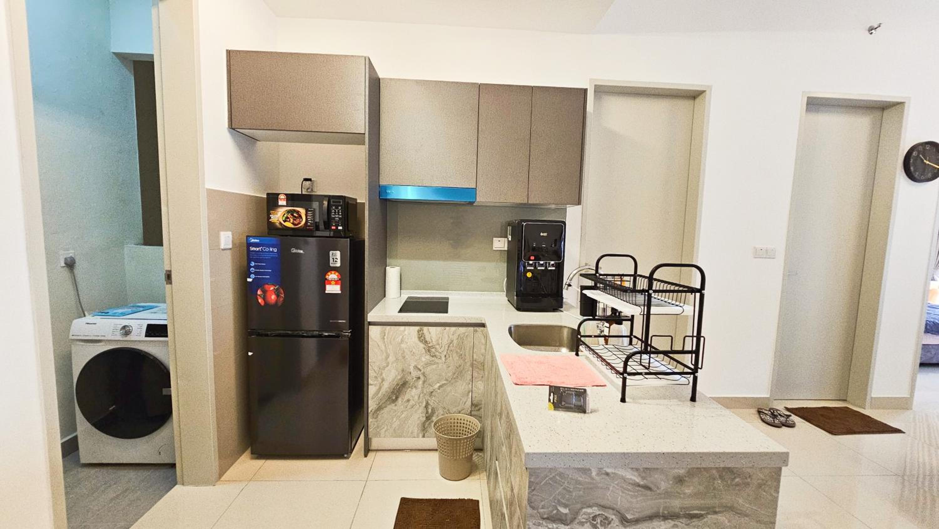 New Trion 2 KL City 5Pax Free shutter bus to MRT LRT