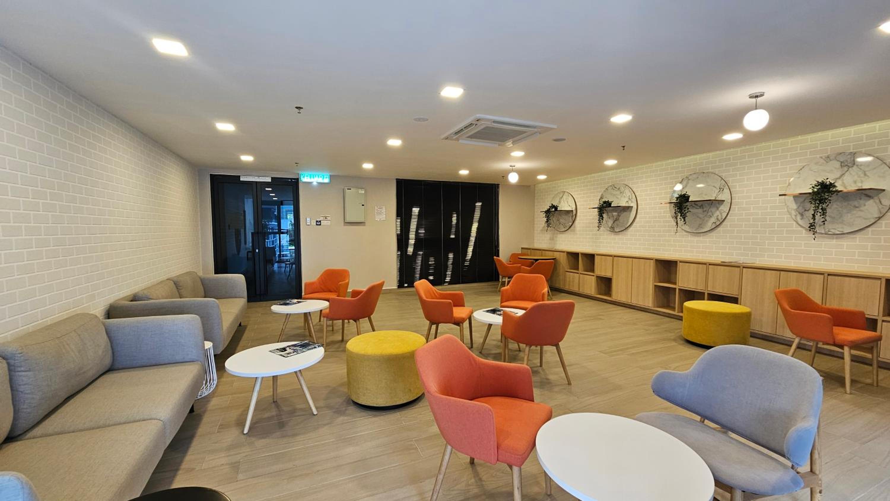 New Trion 2 KL City 5Pax Free shutter bus to MRT LRT
