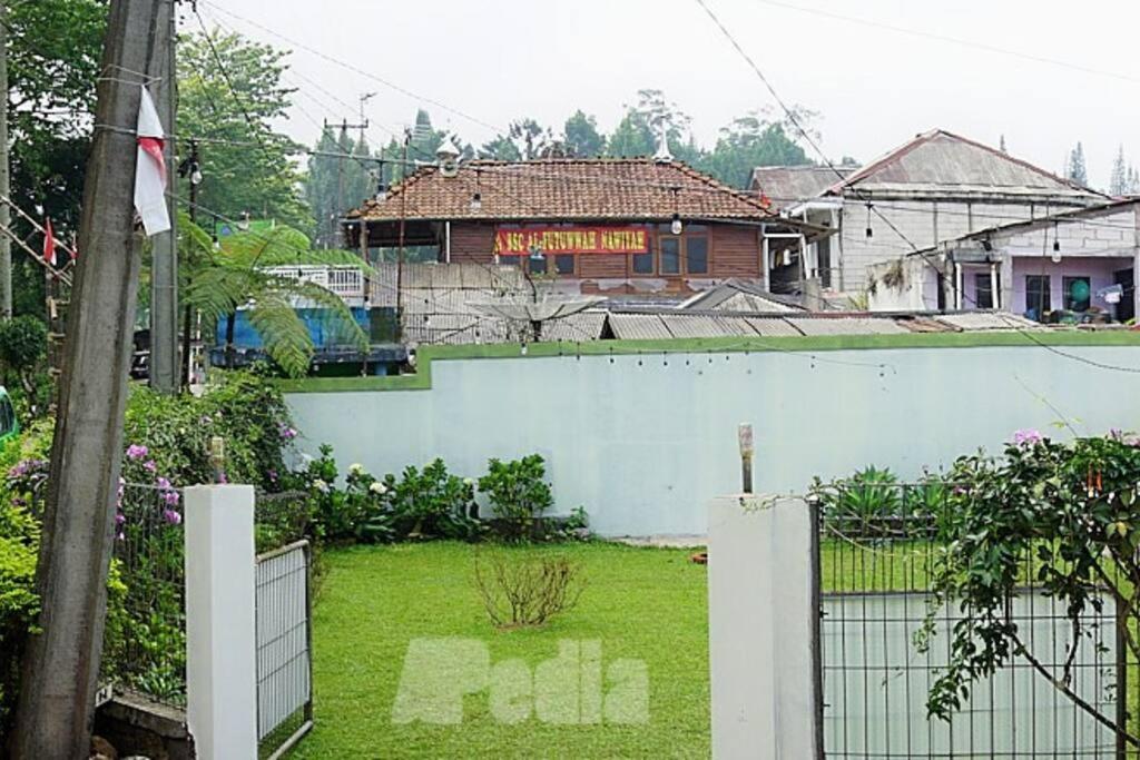 Villa Kebun Teh, 4 Kamar, Kolam, Billiard view 2
