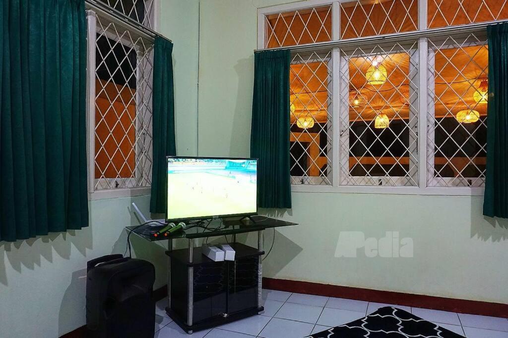 Villa Kebun Teh, 4 Kamar, Kolam, Billiard view 3