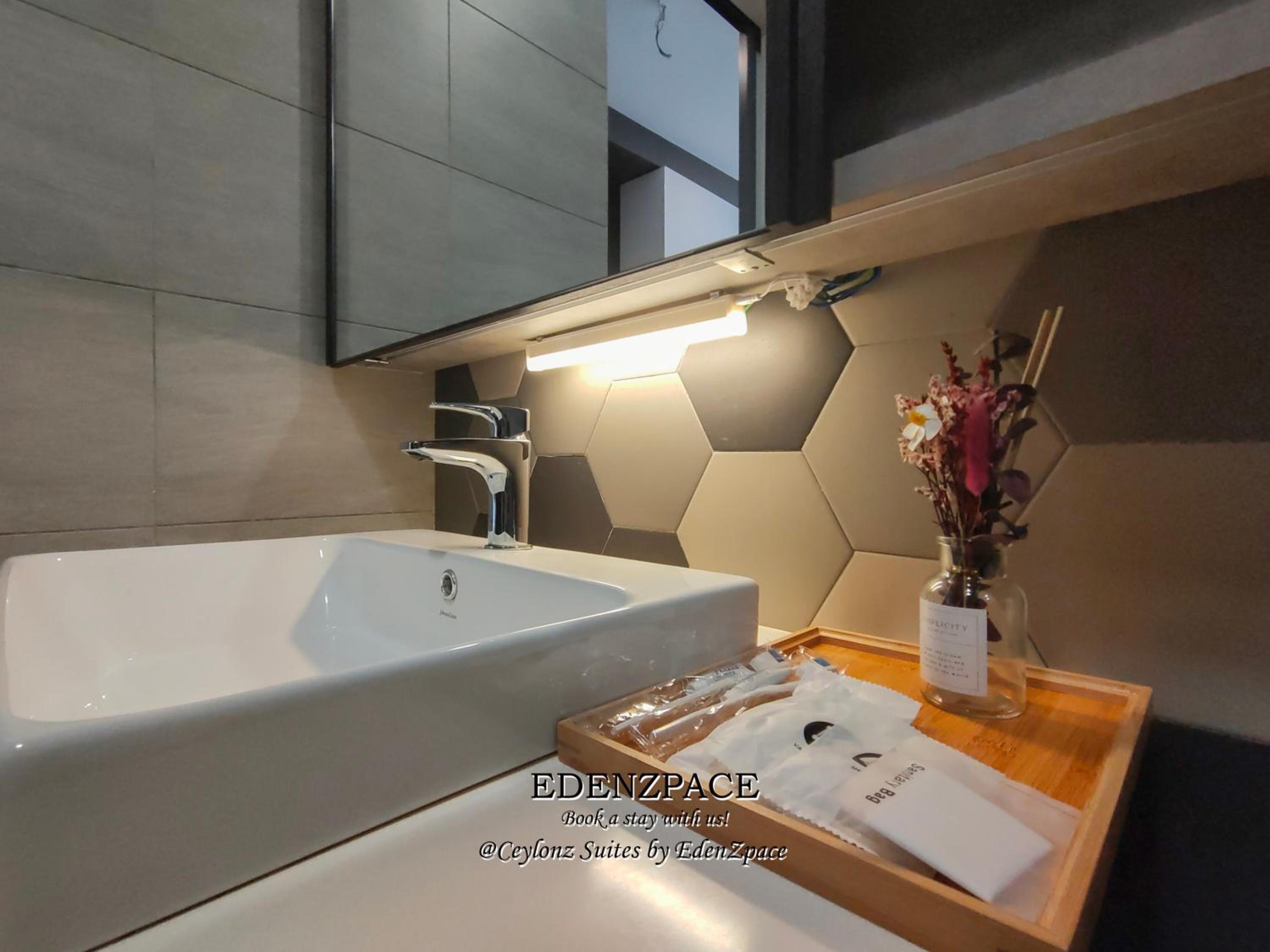 Ceylonz Suites by EdenZpace