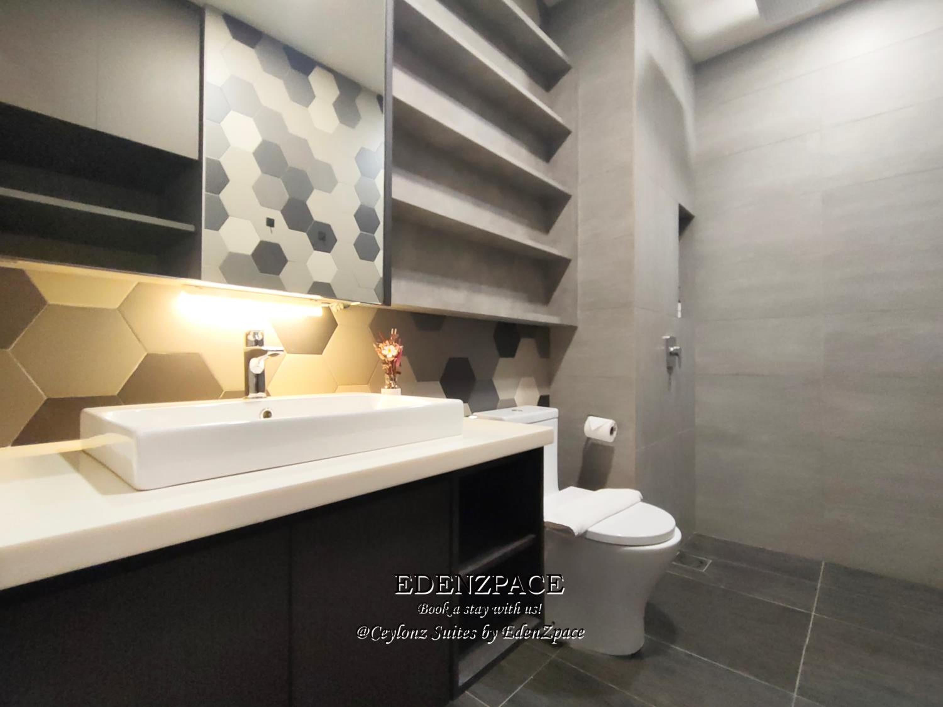 Ceylonz Suites by EdenZpace