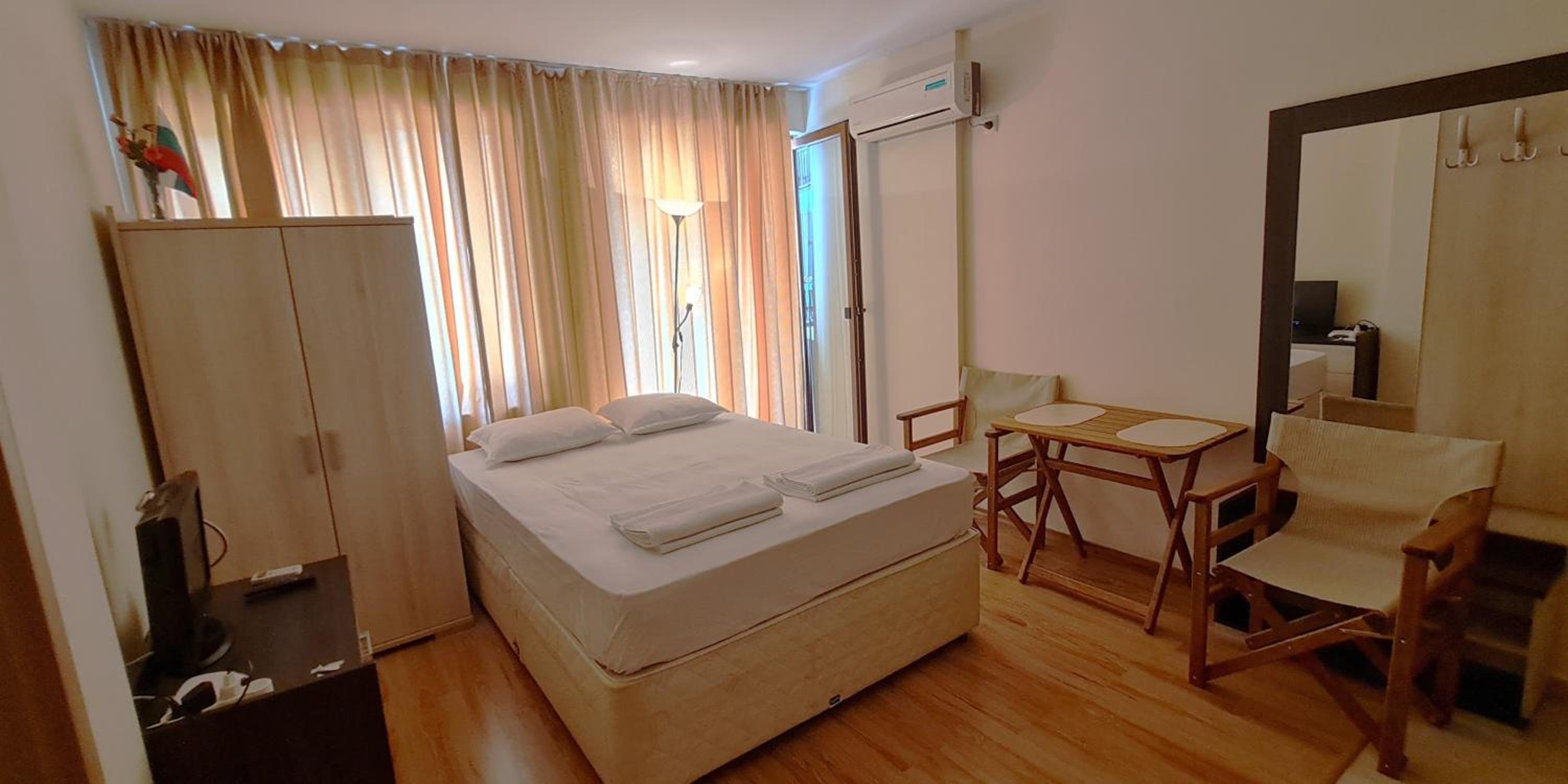 Summer Breeze Apartments view 2