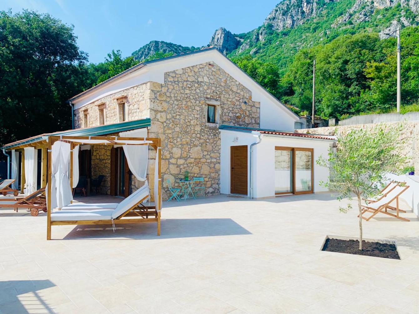 Casa di Nika - charming stone villa view 3