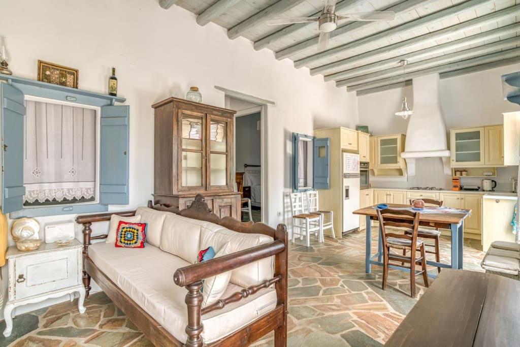 Vaya House - Feeling Greek