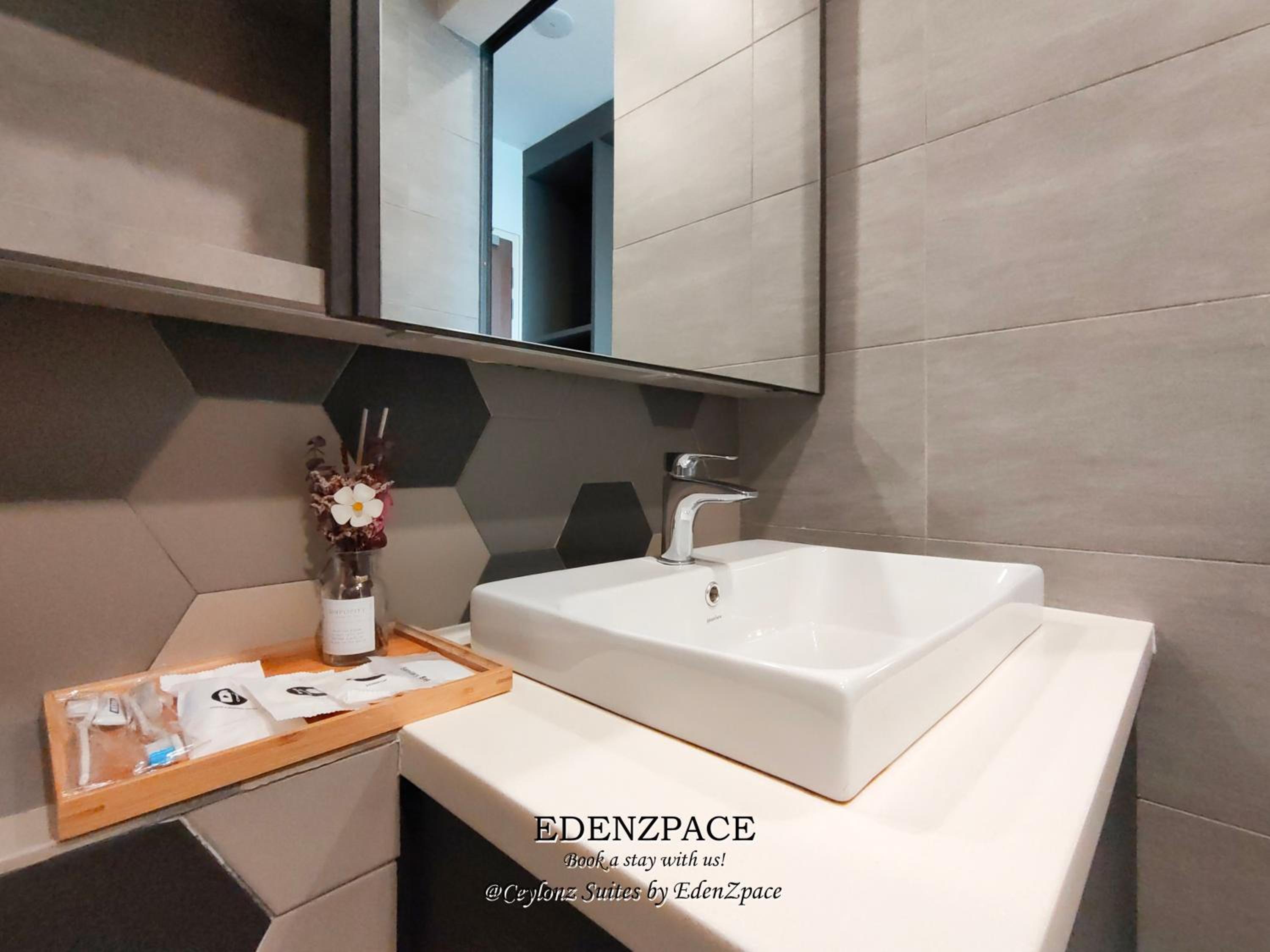Ceylonz Suites by EdenZpace