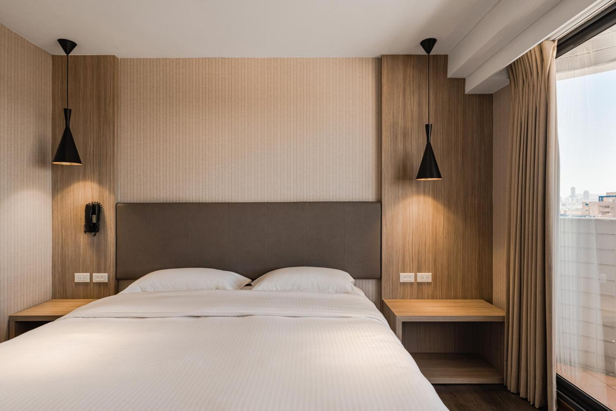 The Riverside Hotel International