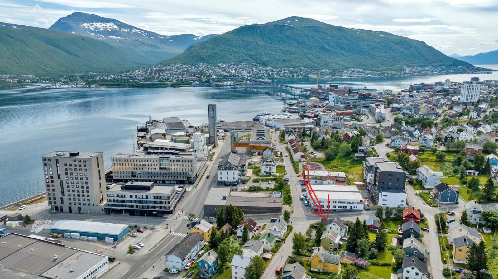 2-Bedroom Apartment with Private Entrance Near Tromsø City Centre view 3