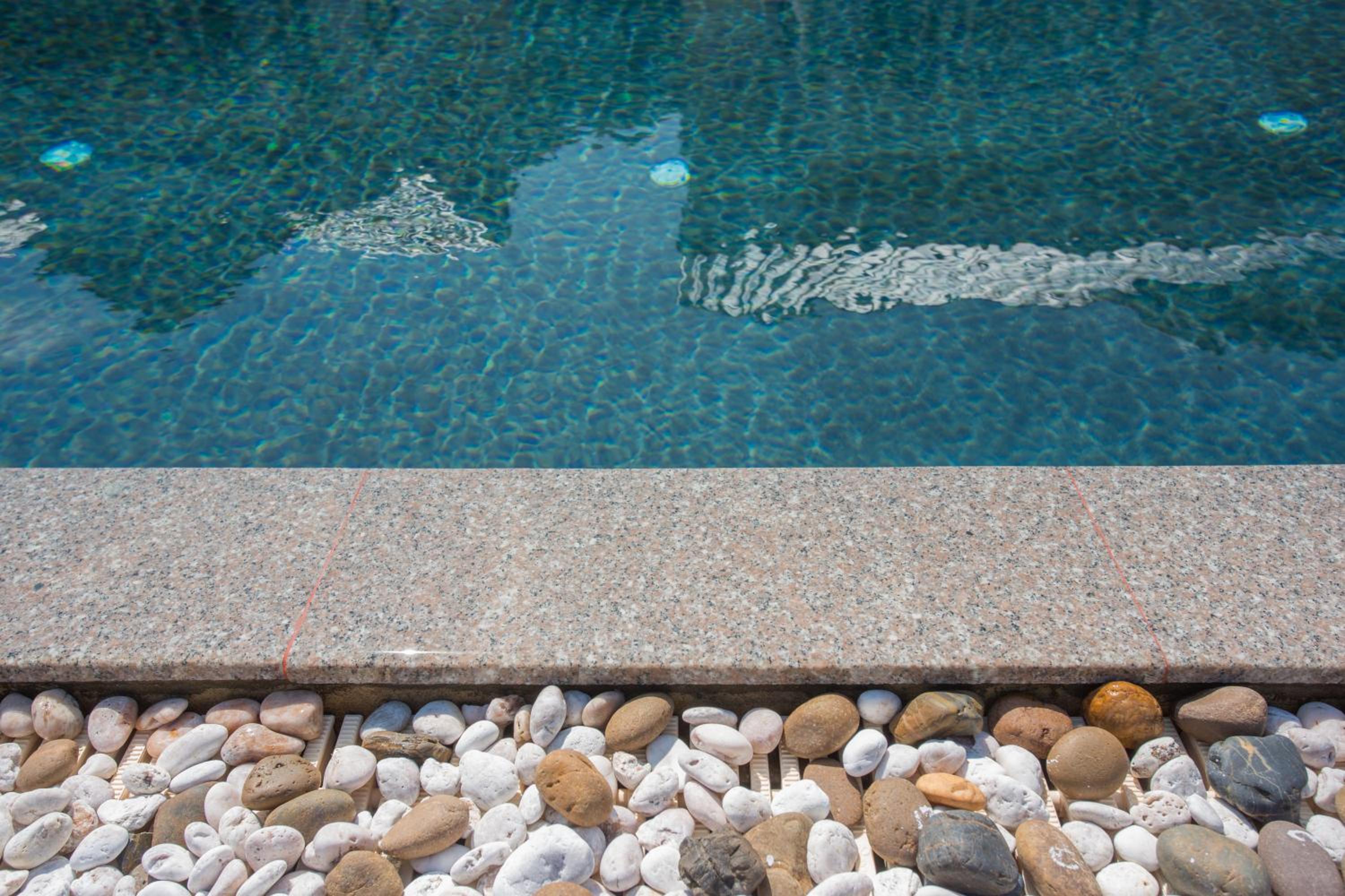 Suksompong Resort