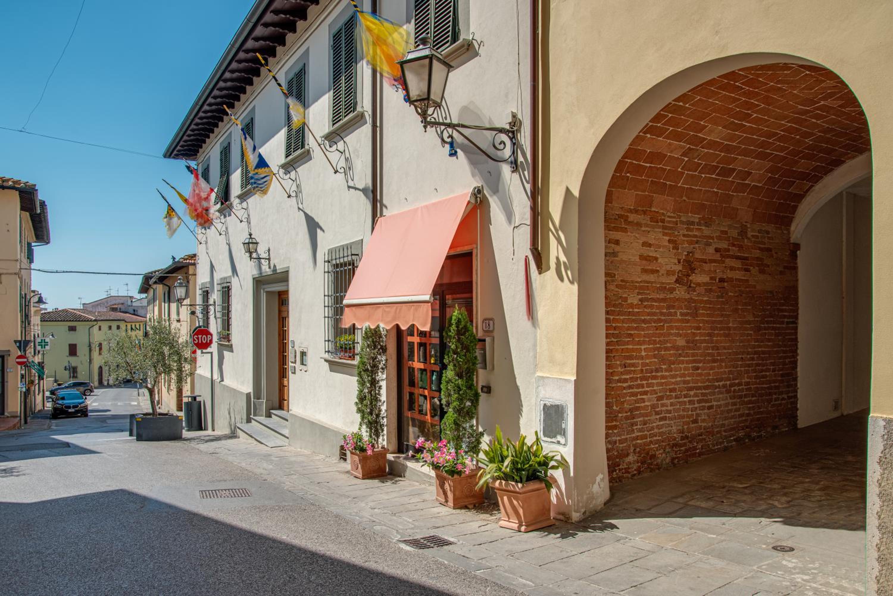 Characteristic flat in a borgo view 2
