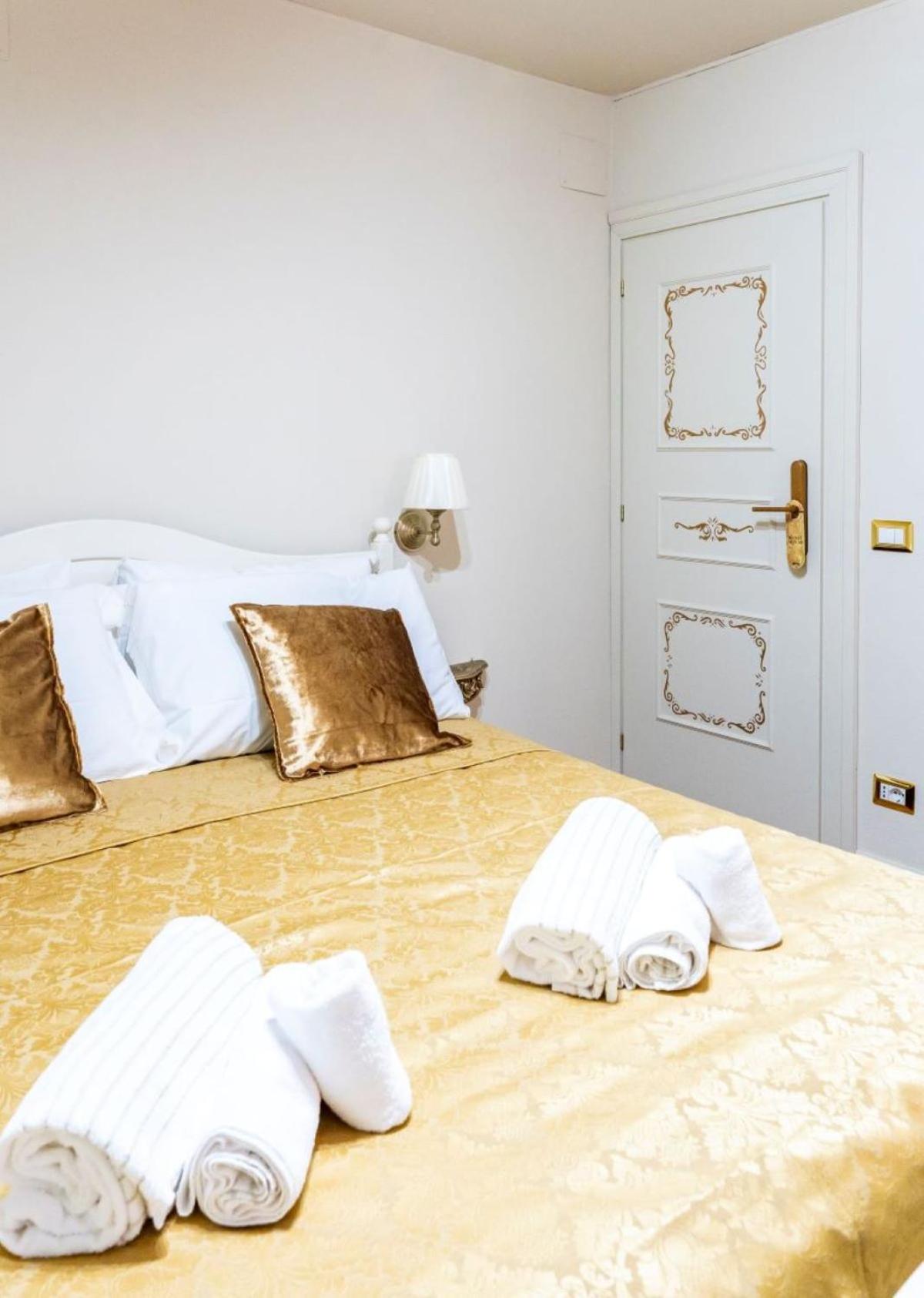 Palazzo Titti Rialto Suites